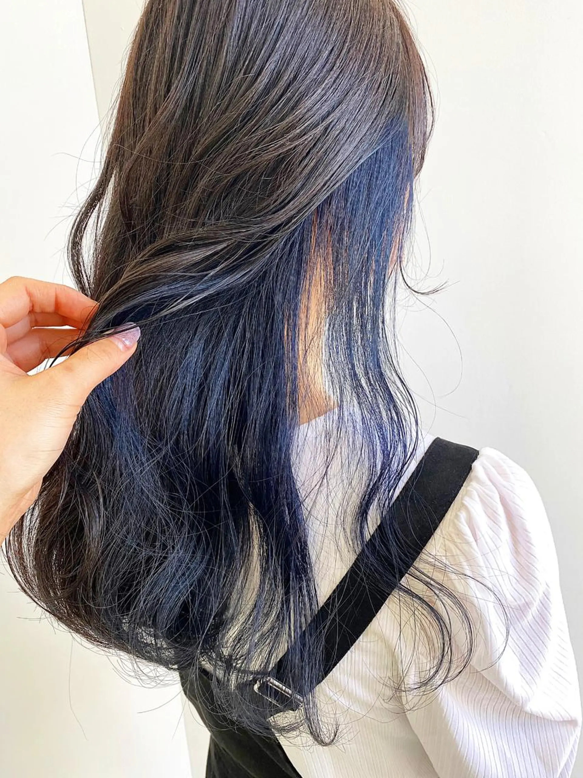 セミロング カラー ヘアアレンジ ブリーチ ブルーカラー レイヤー/ハイトーン 🧸SENAのヘアスタイル