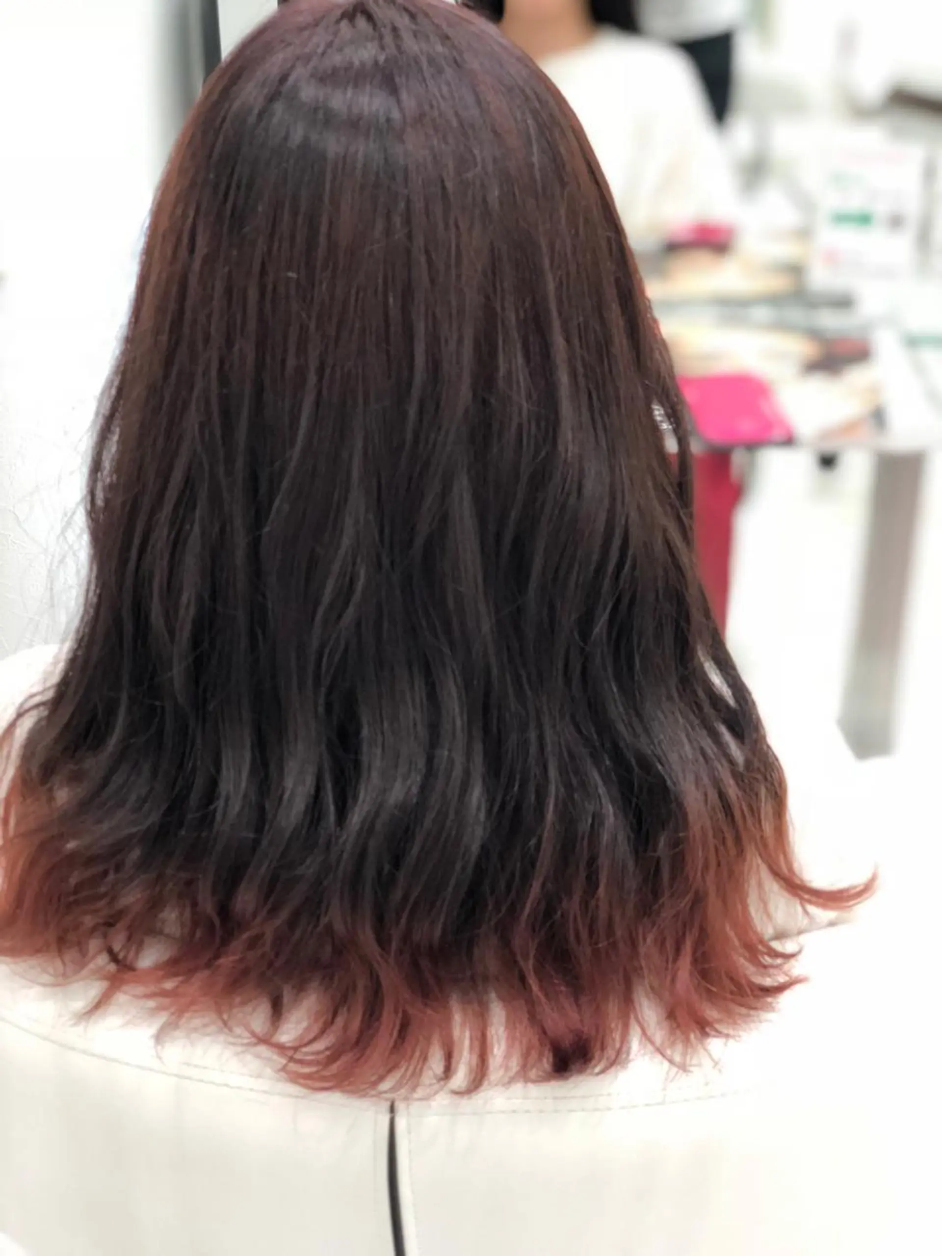 ロング カラー ブリーチ グラデーションカラー hair Freak所属・佐藤 祥太のヘアスタイル