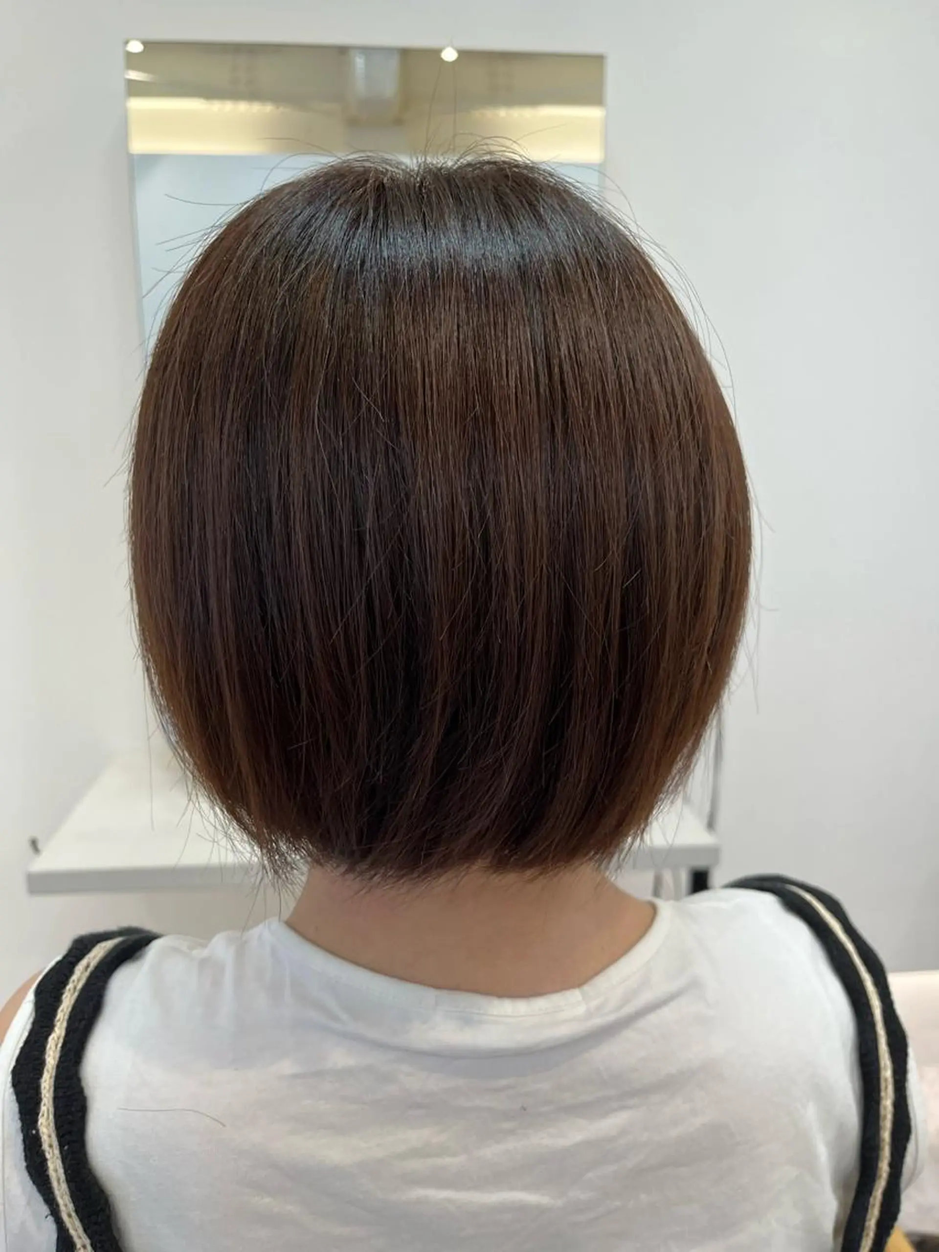 ショート 前下がりボブ ピンクブラウン ボブ カット ヘアカラー ルーニークルー所属・高野 健二のヘアスタイル