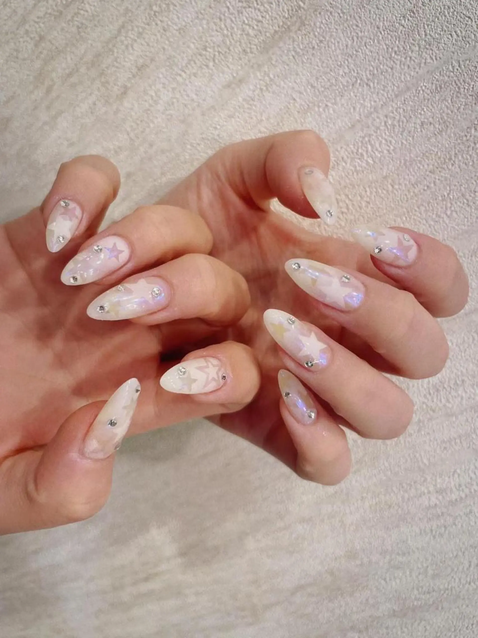 ネイル オーロラネイル ホワイト Babarla Nailのネイルデザイン