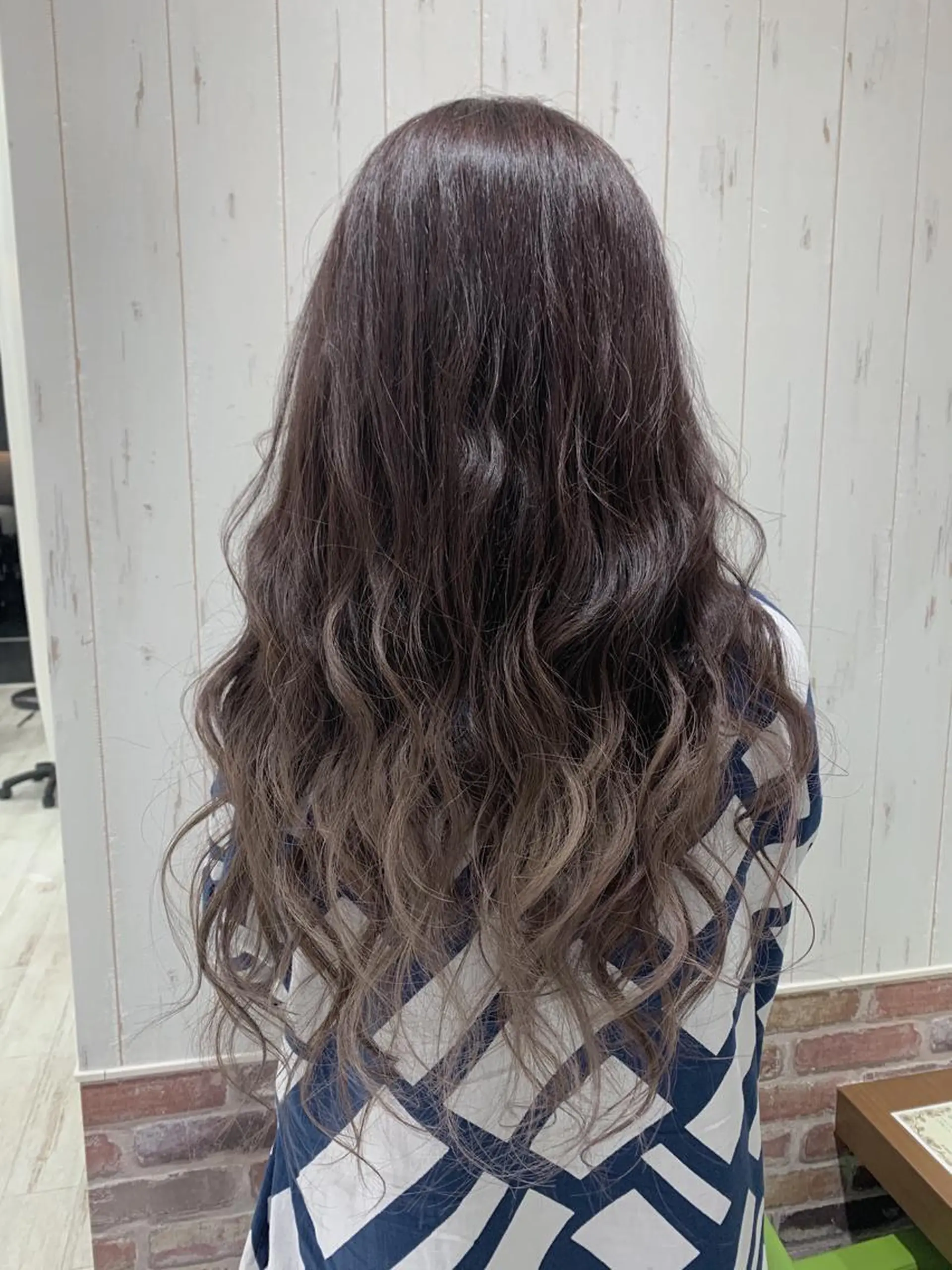 ロング カラー グラデーションカラー ラベンダーカラー brace 立花のヘアスタイル