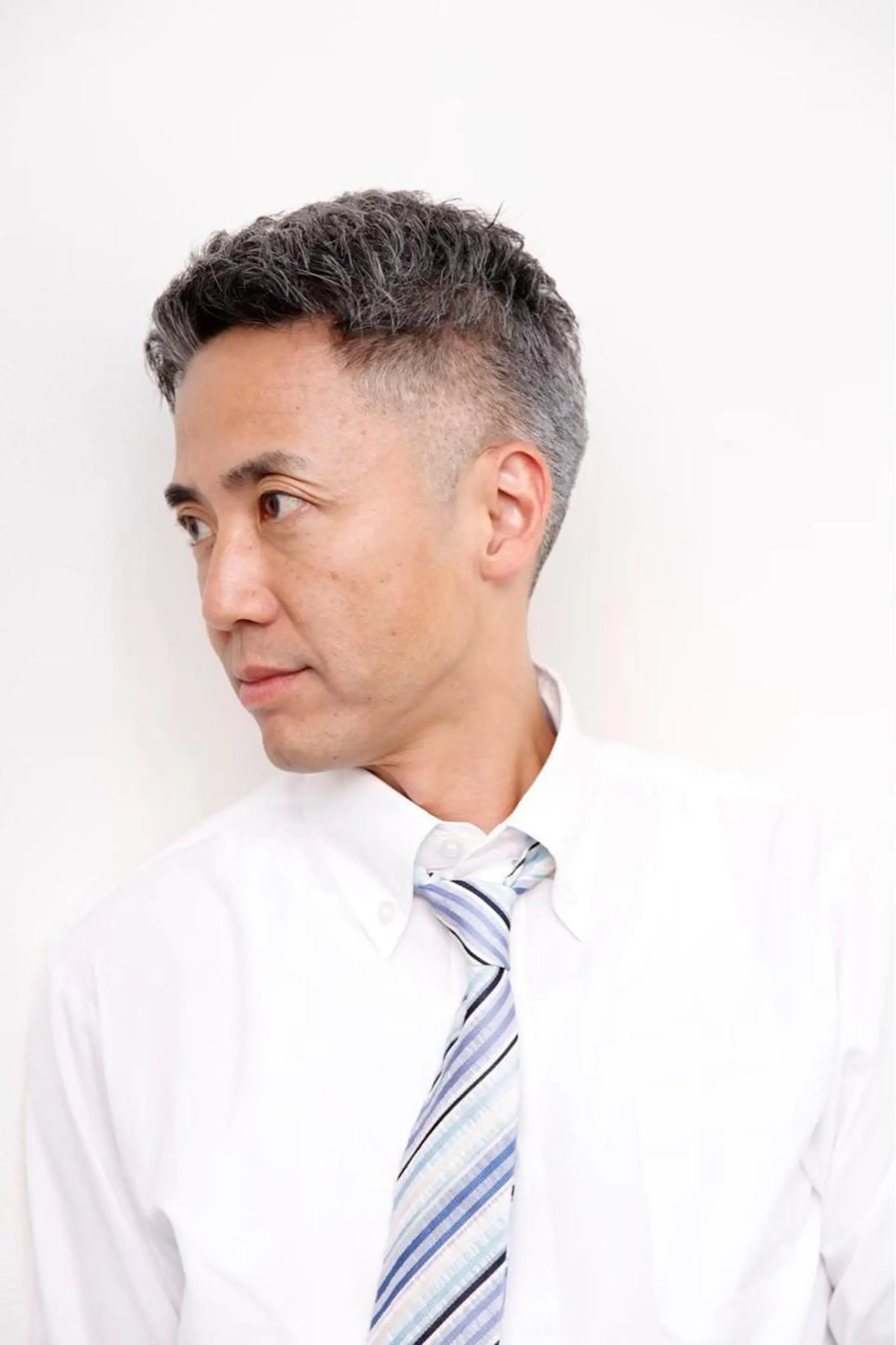 ショート 染谷 周のヘアスタイル