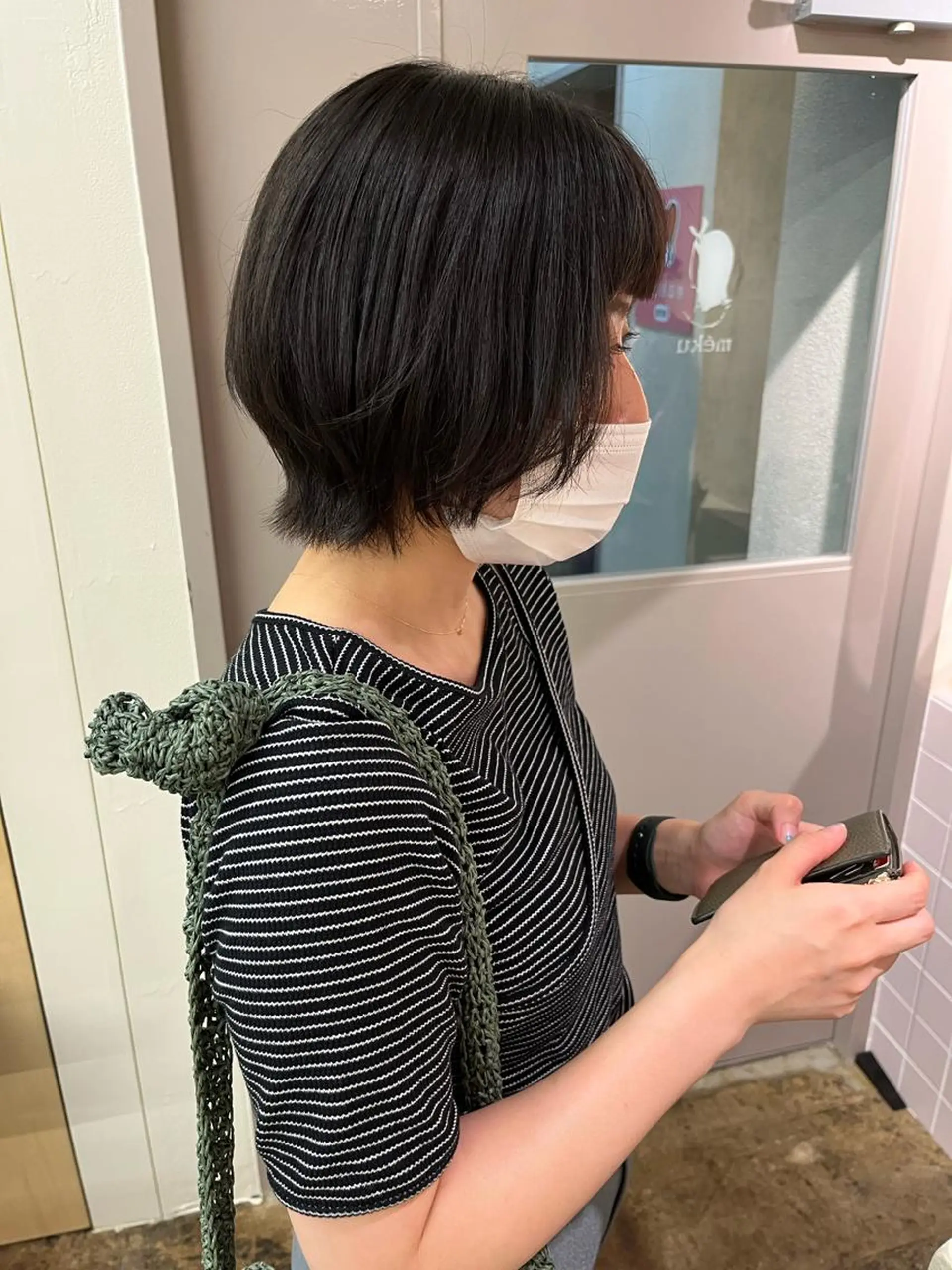 ショート ボブ 伸ばしかけ ウルフカット ウルフボブ カット 西山 紗耶香🪽 透明感カラー/ボブのヘアスタイル