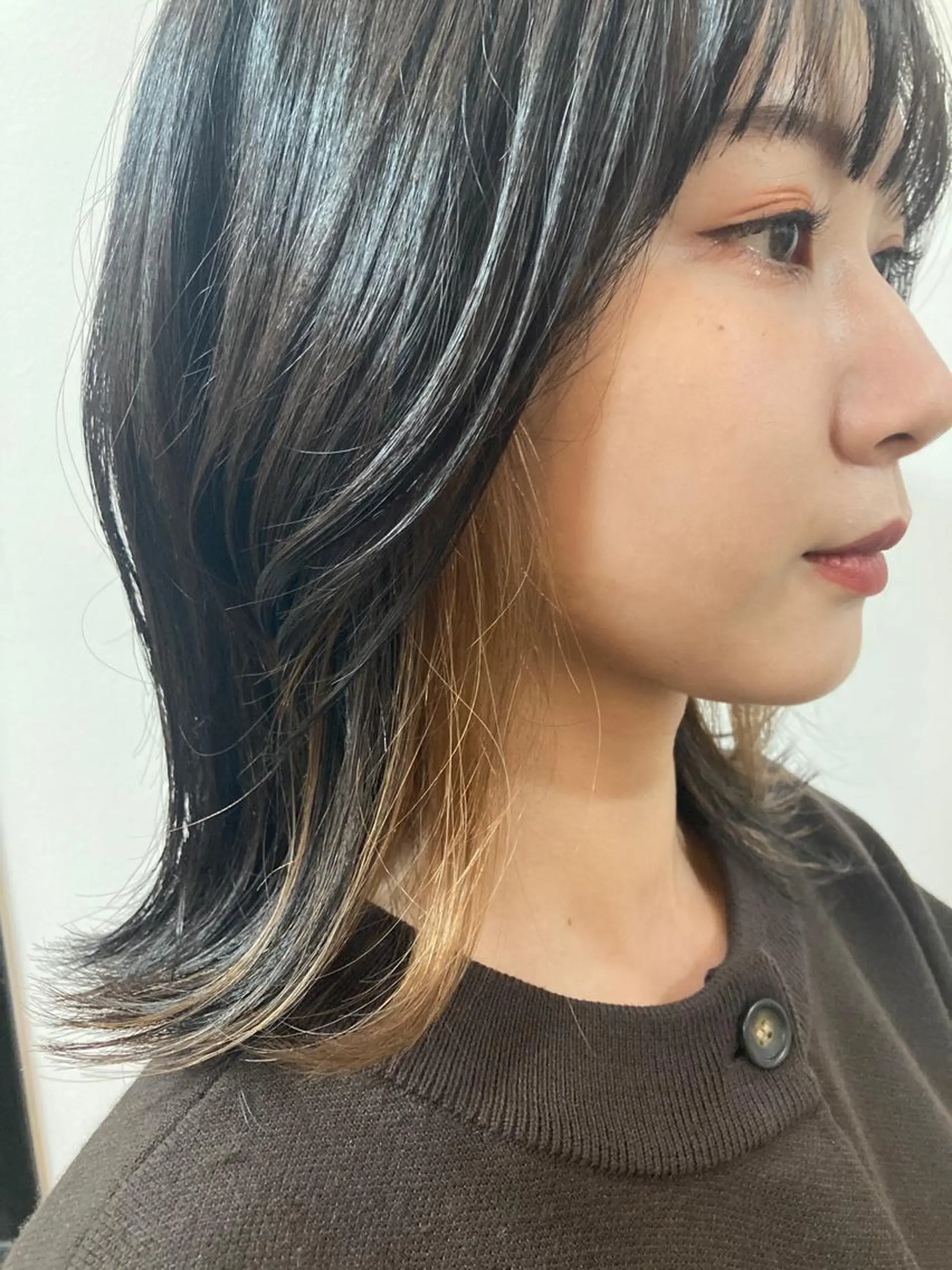 ミディアム カラー イヤリングカラー 阪口 依美奈のヘアスタイル