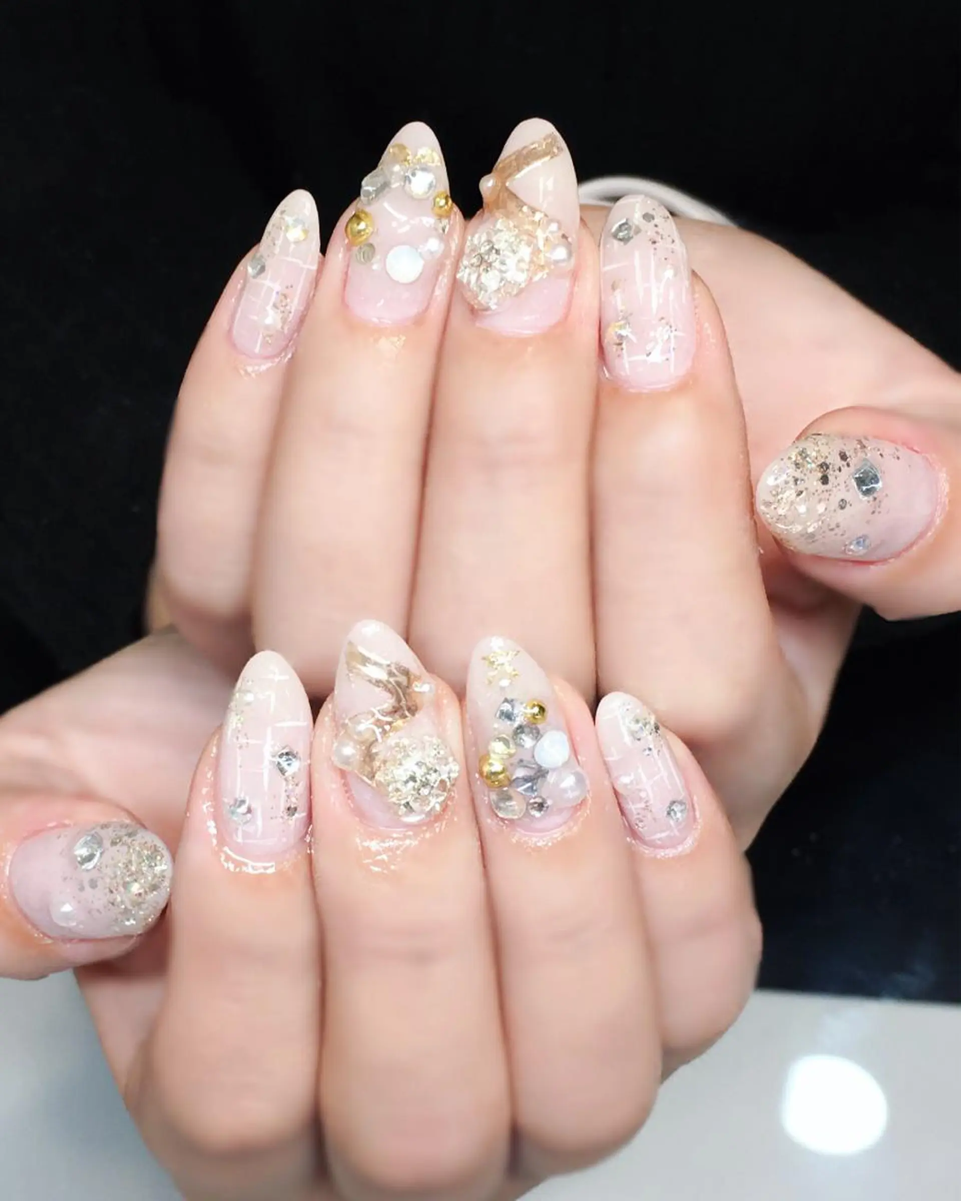 ネイル ジェルネイル キラキラネイル ツイードネイル ワンホンネイル 冬ネイル Nyanco Nailのネイルデザイン
