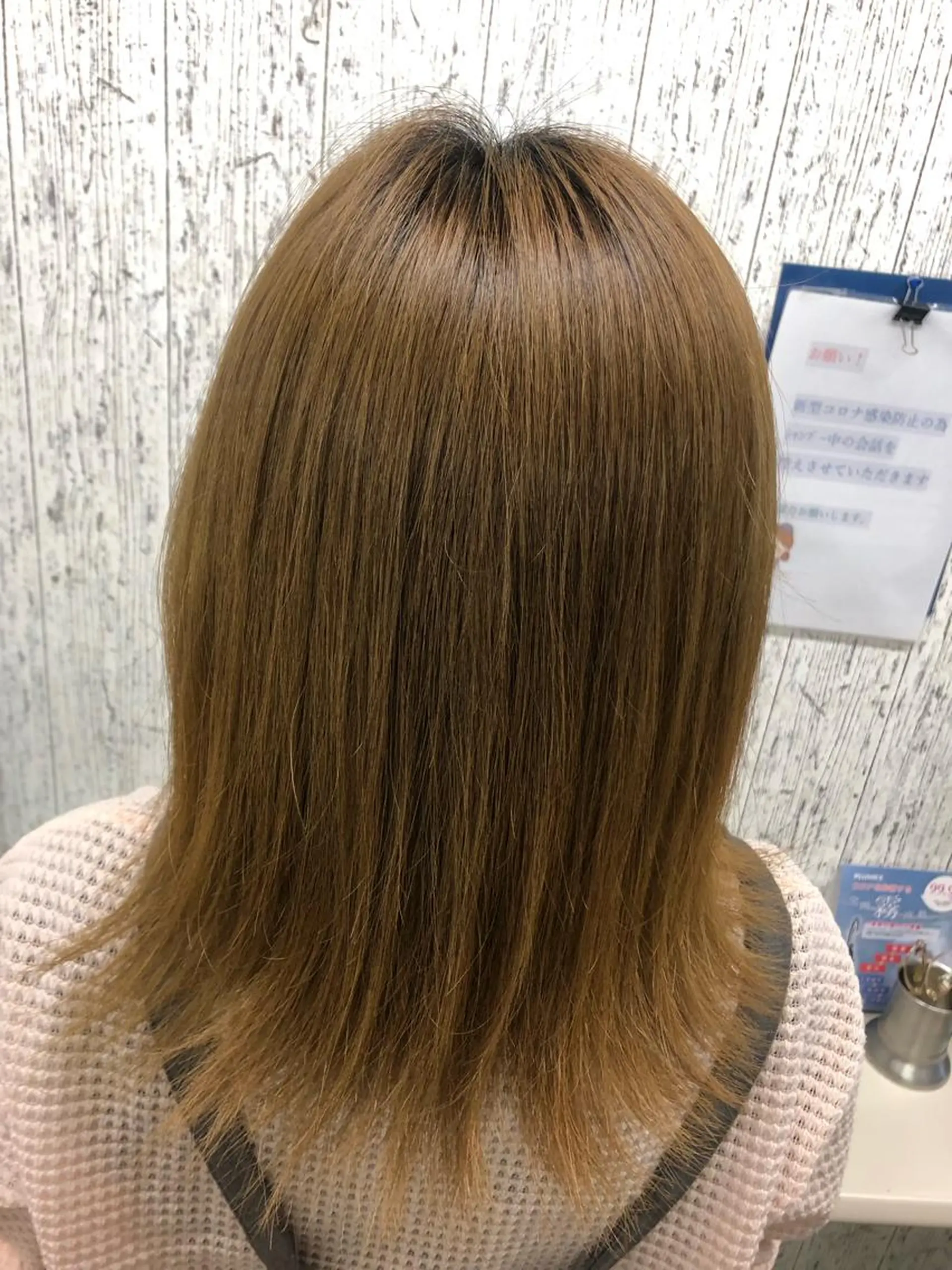 カラー レアマカナ所属・髪の保健室 Espr essioneのヘアスタイル