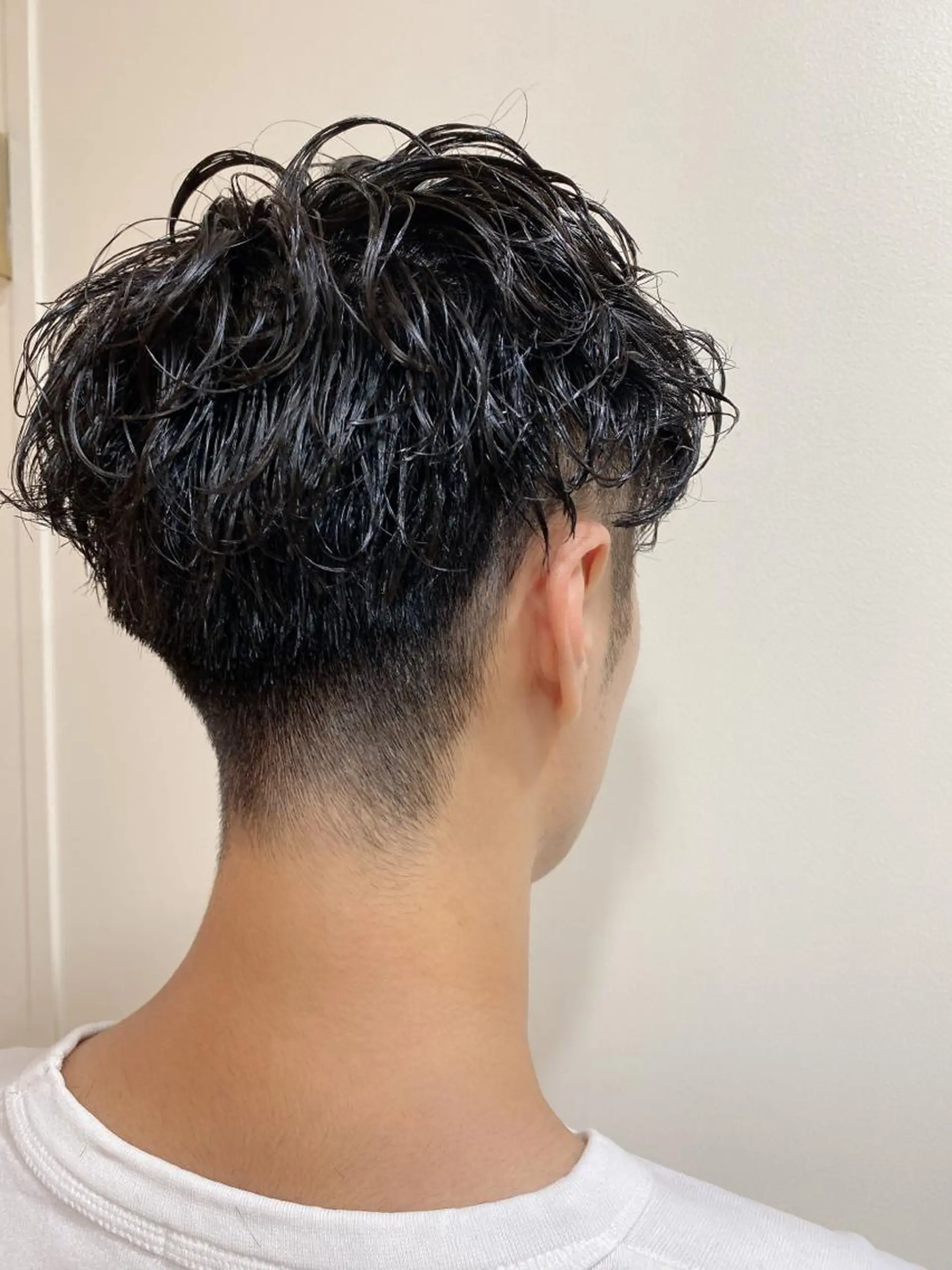 パーマ メンズ メンズパーマ salowin渋谷kitaya park前所属・RIKA韓国ヘア/く びれヘア/上品カラーのヘアスタイル