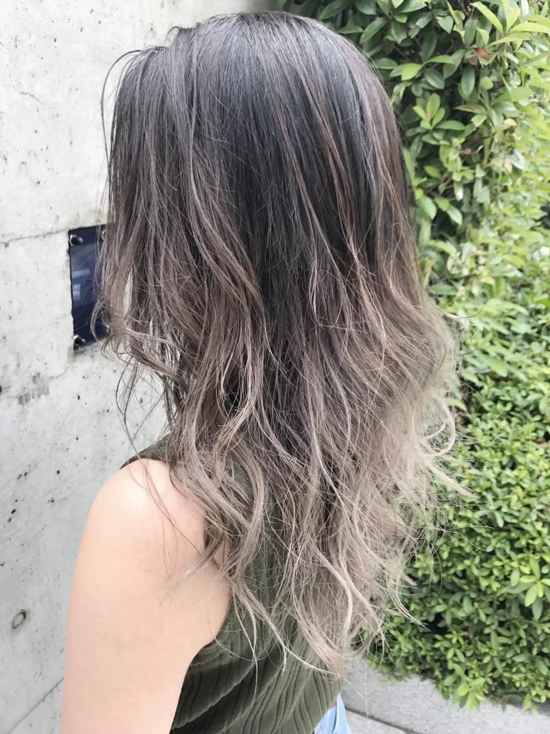 ロング カラー バレイヤージュ グレージュ ピンクカラー ホワイトピンク レイヤーカット ヘアカラー トリートメント DUMBO所属・【完全マンツー 恵比寿】佐藤 翔のヘアスタイル