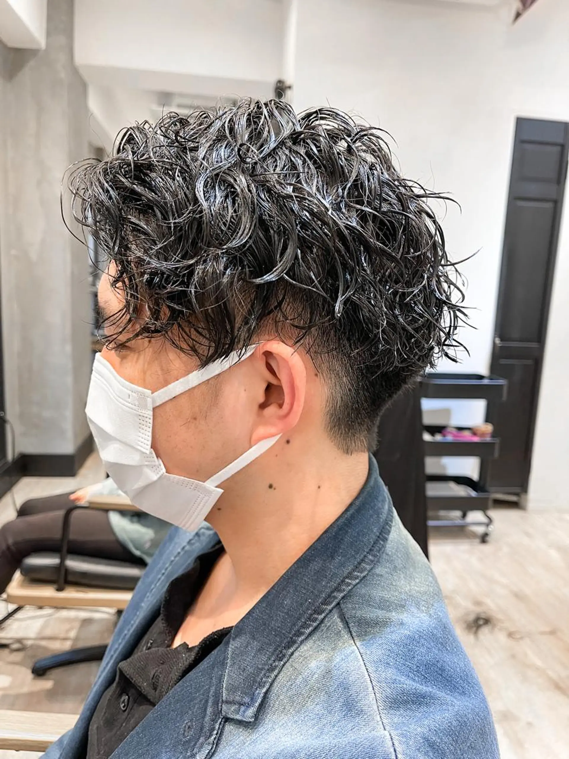 ショート パーマ メンズ メンズパーマ ツイストスパイラルパーマ スパイラルパーマ カット パーマ トリートメント ヘアセット lana hair 新宿 髪質改善トリートメント 新宿三丁目所属・新宿メンズパーマ TAKE曲がる縮毛のヘアスタイル