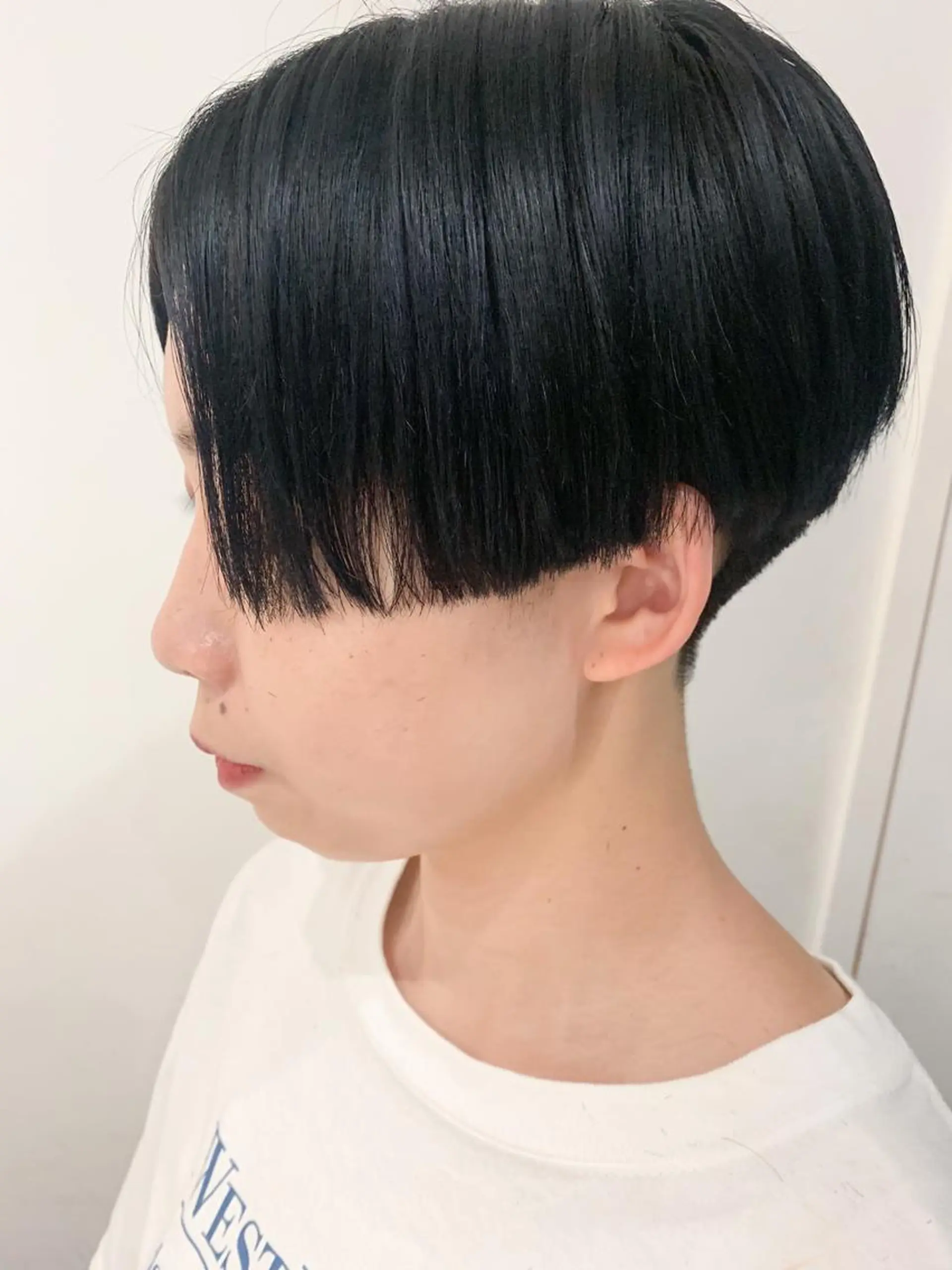 ショート nuu所属・💜ショート💜 ウルフ、ボブ二色亜美のヘアスタイル