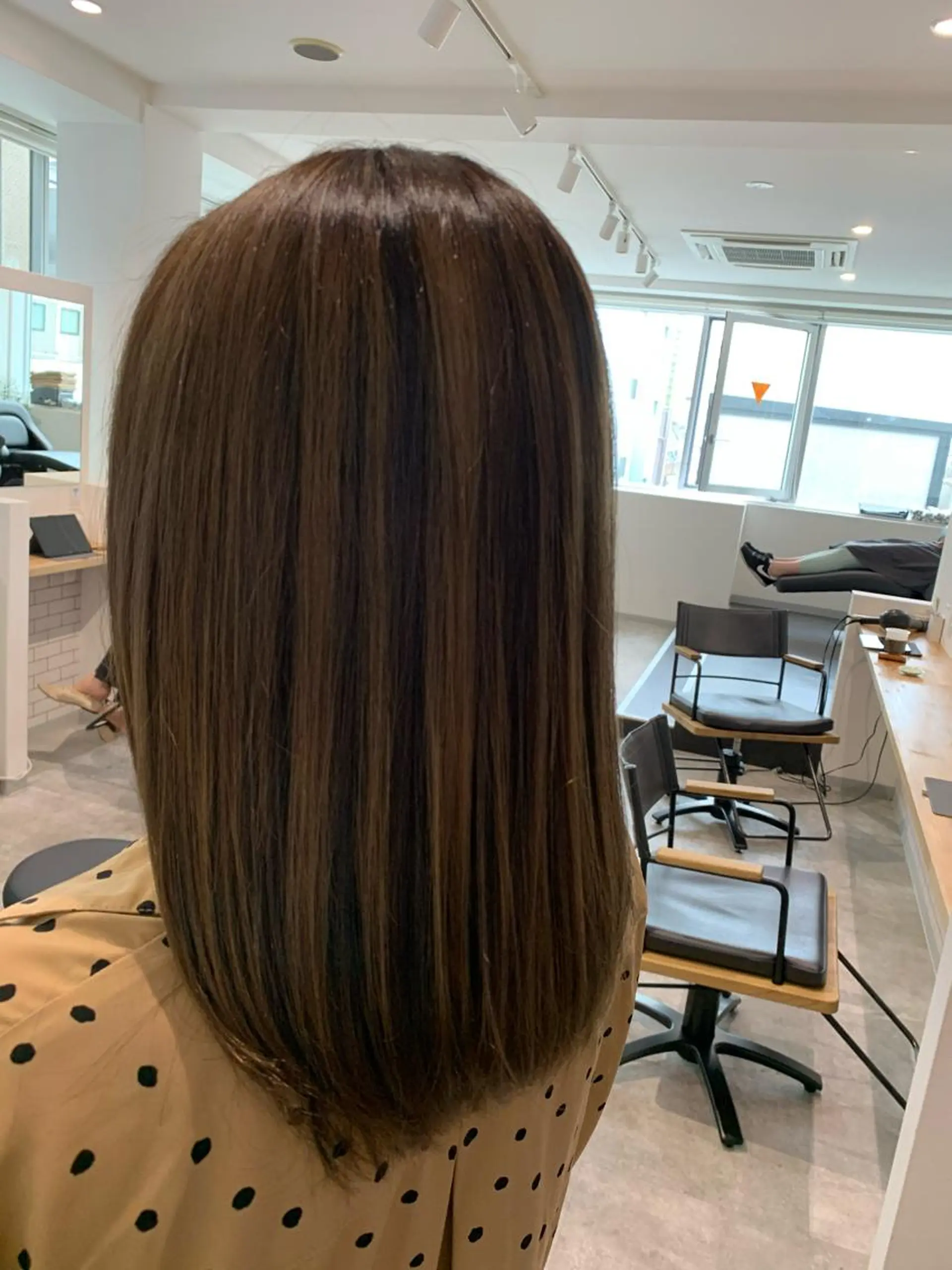 ミディアム 大人レイヤー ヨシミカズヤのヘアスタイル