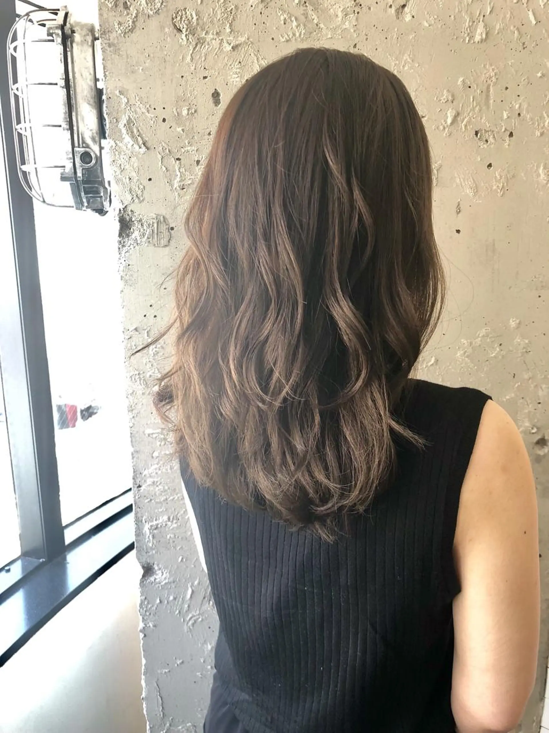 セミロング ハイライト ヘアカラー トリートメント to heart 十三店所属・ユ イのヘアスタイル