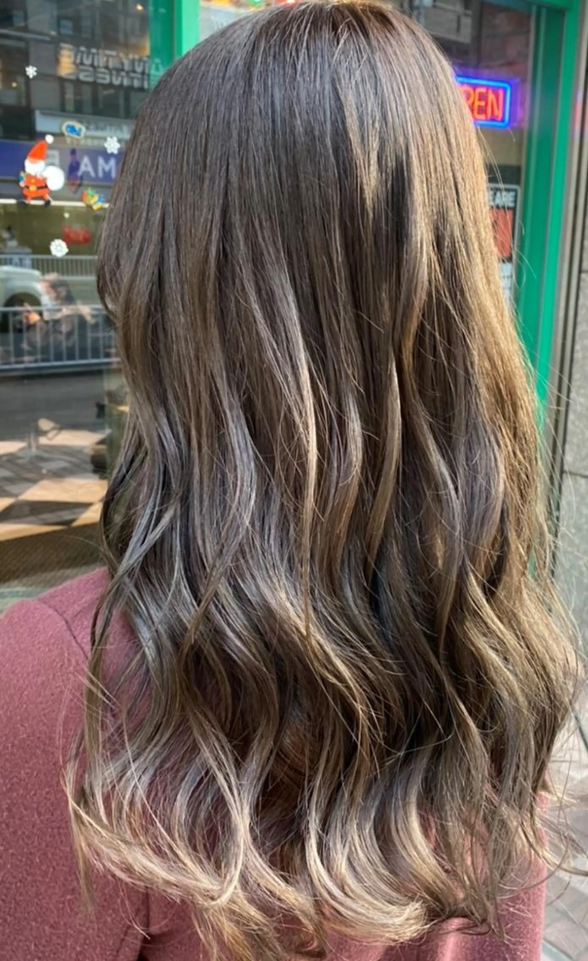 ロング カラー ＦＵＮＩＣ ファニックのヘアスタイル