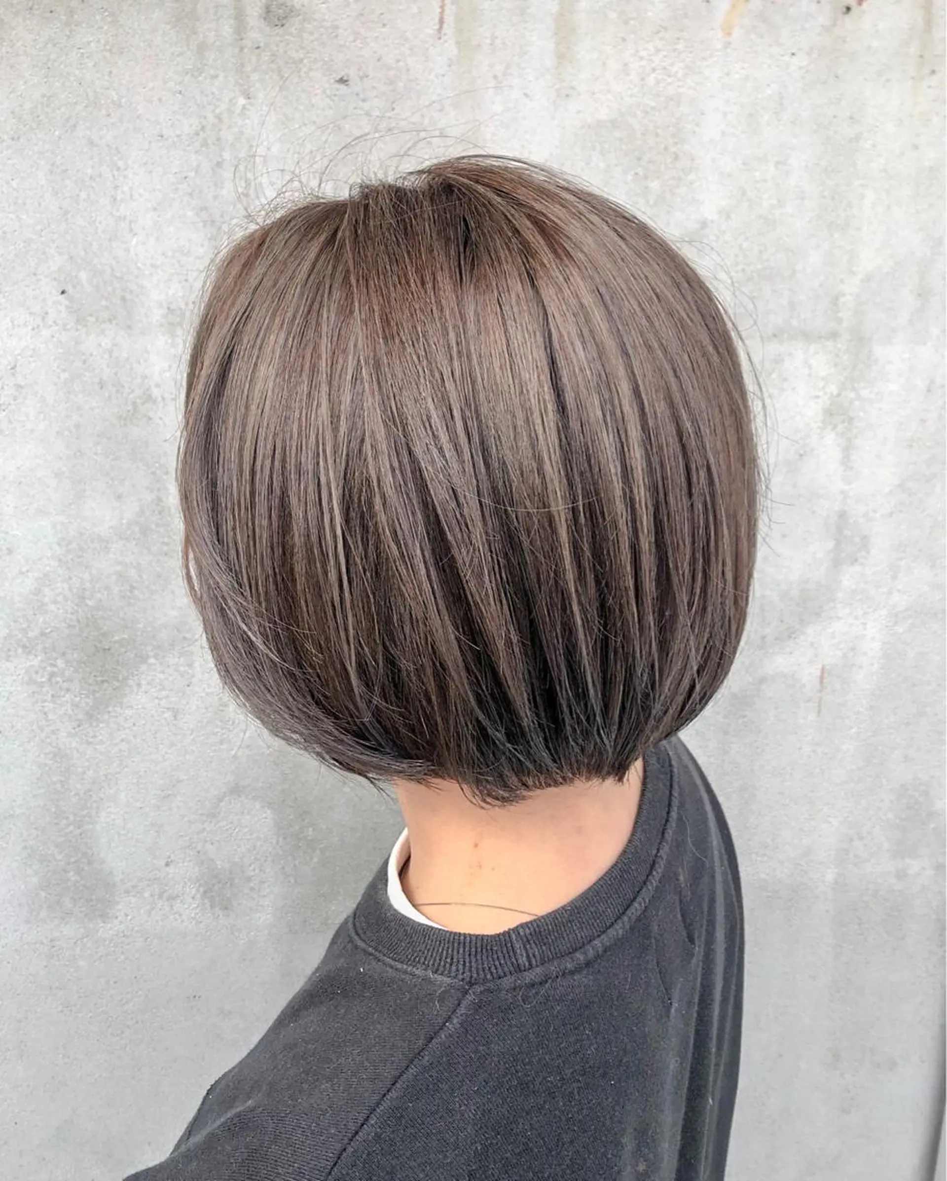 ショート カラー グレージュ ハイライトカラー ボブ ハイライト ショートヘア カット ヘアカラー NAGON STYLE  MICI所属・佐藤 美聡のヘアスタイル