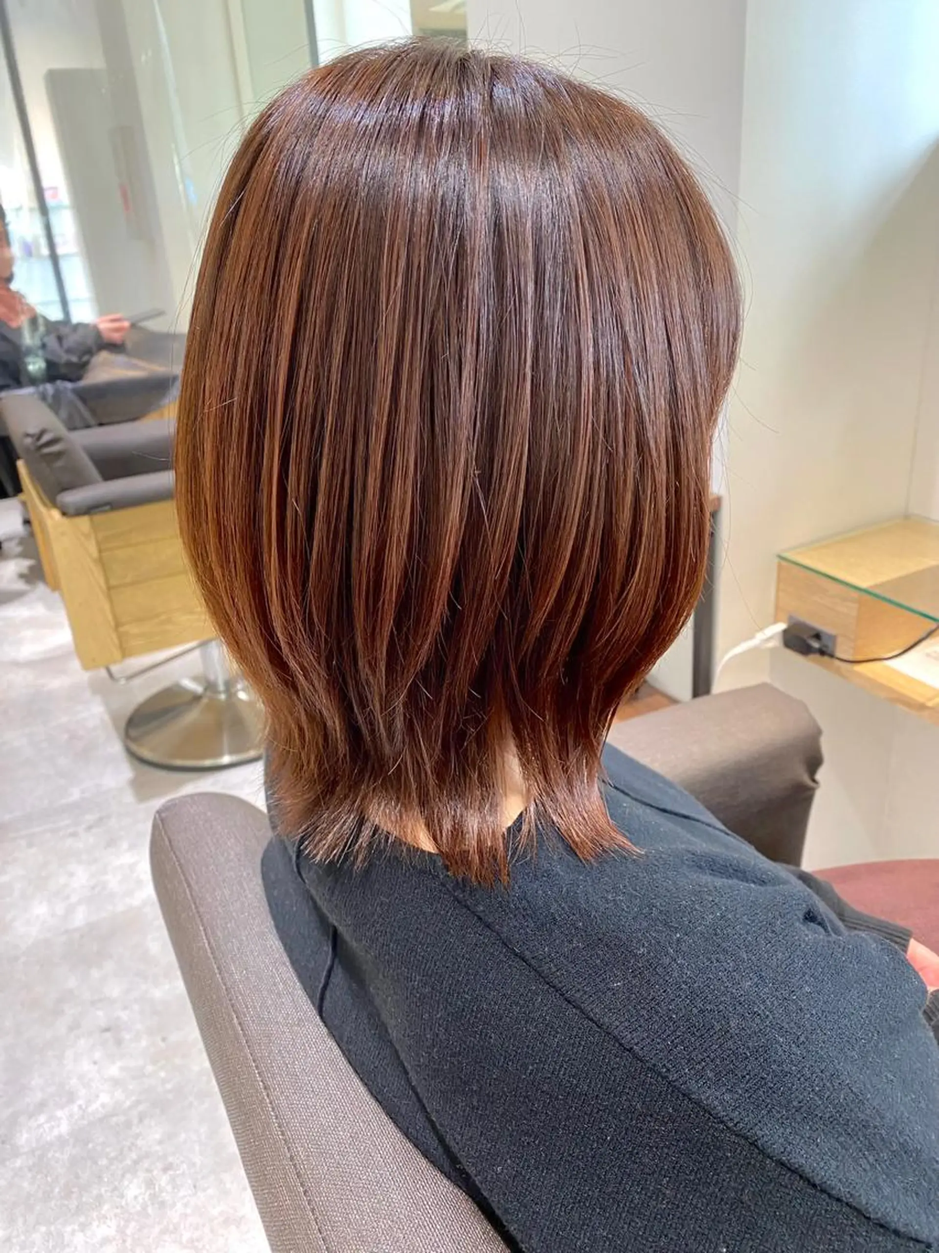 ミディアム カット ヘアカラー トリートメント 梅本 彩香のヘアスタイル