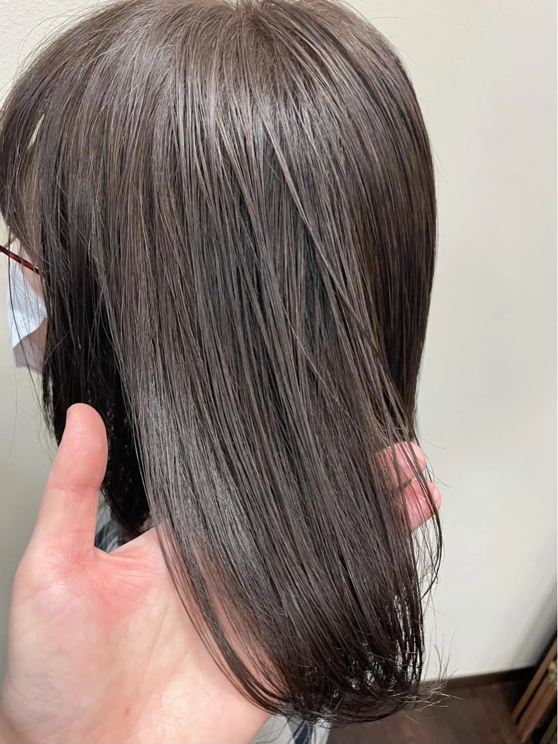 ミディアム カラー アッシュ アッシュグレー アッシュグレージュ 透明感カラー グレージュ 沢田 瞳のヘアスタイル