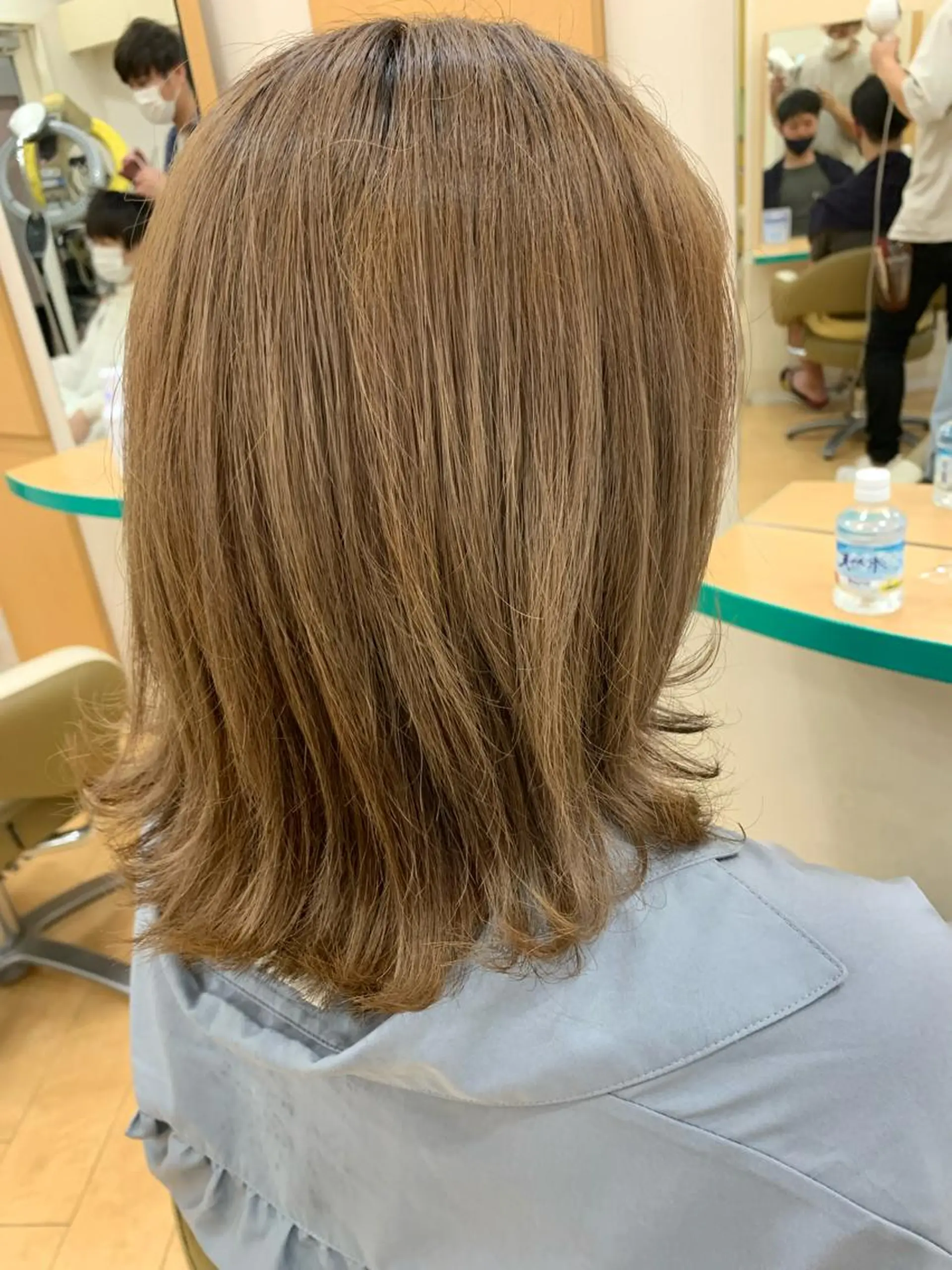 ミディアム 福原 亜祐美のヘアスタイル