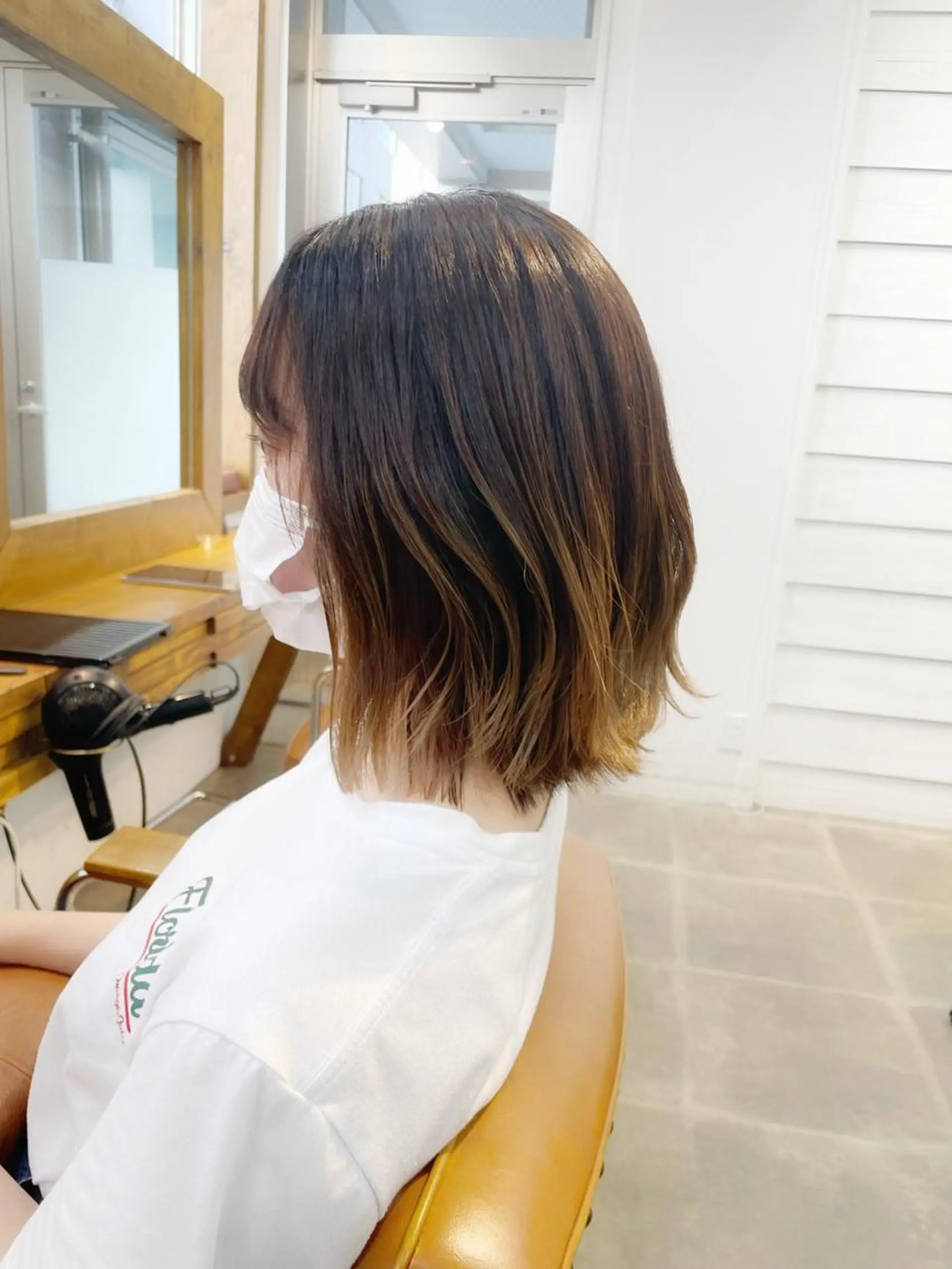ショート カラー ショートレイヤー 丸みショート グラデーションカラー くびれヘア くせ毛 カット ヘアカラー newline銀座所属・銀座ショート/ 大人ショート/金子涼のヘアスタイル