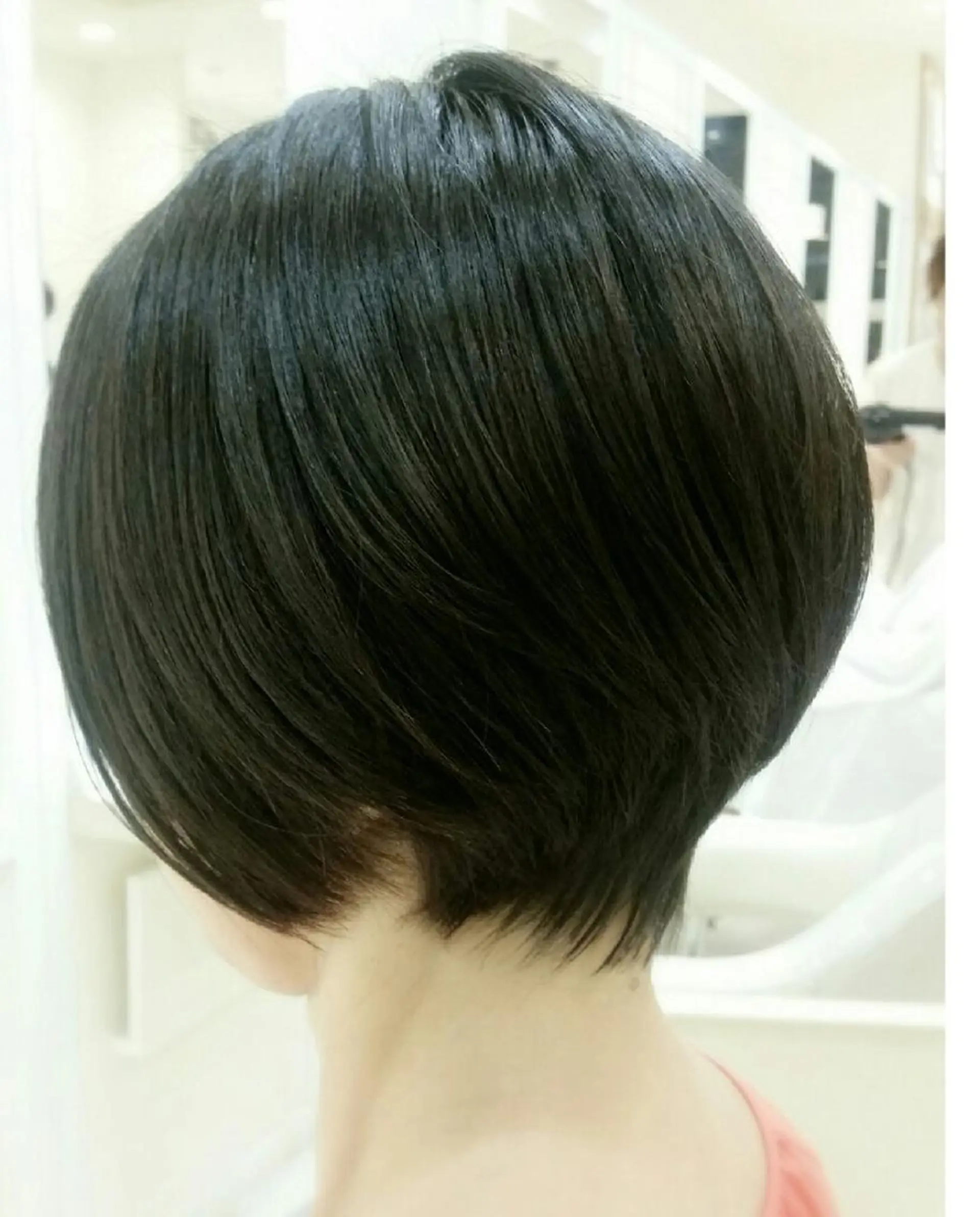 ショート ボブレイヤー ボブ レイヤーカット 須賀 一美のヘアスタイル