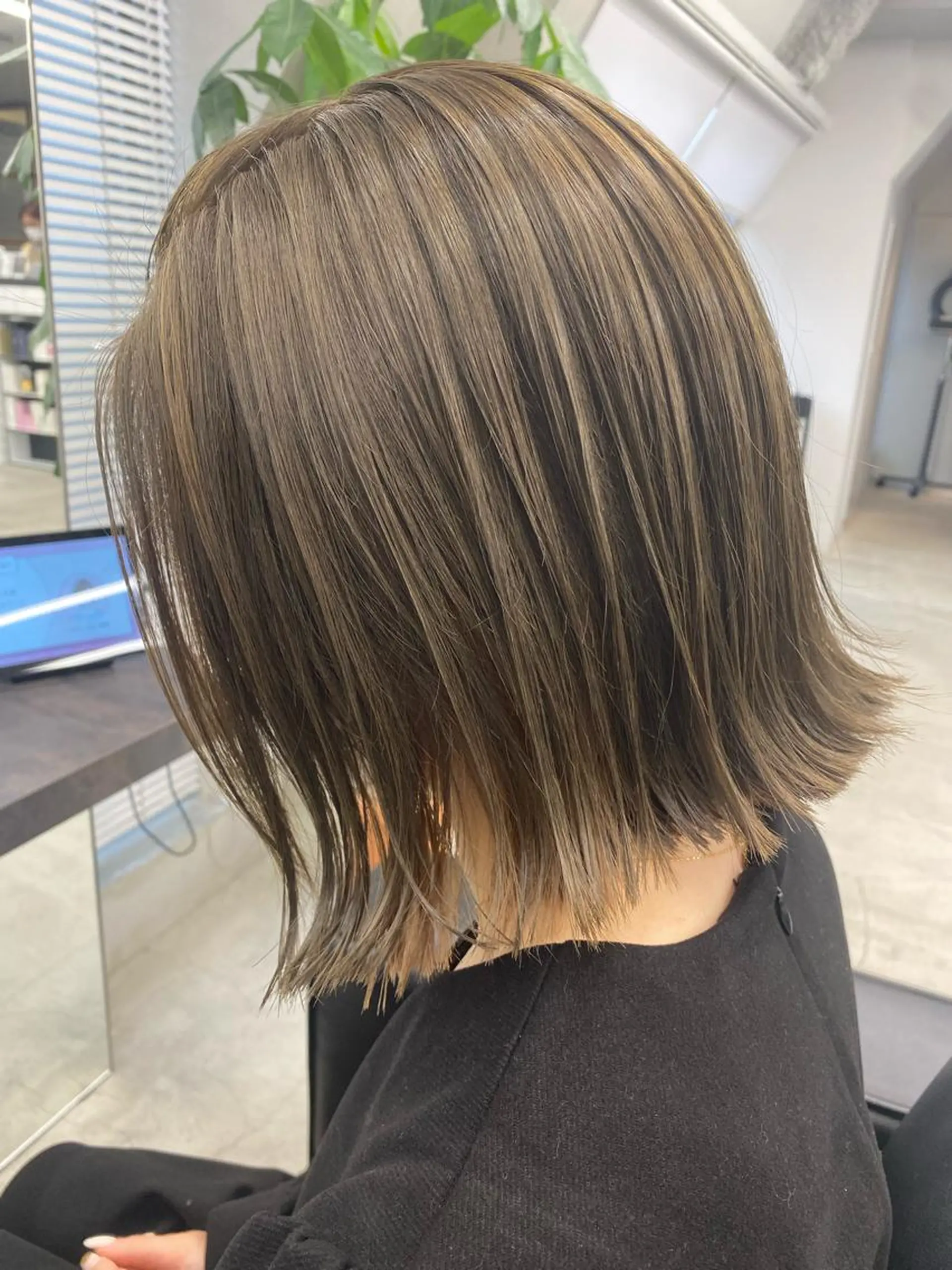 ミディアム カラー ✨大人韓国風レイヤー ✨吉原 潤✨のヘアスタイル