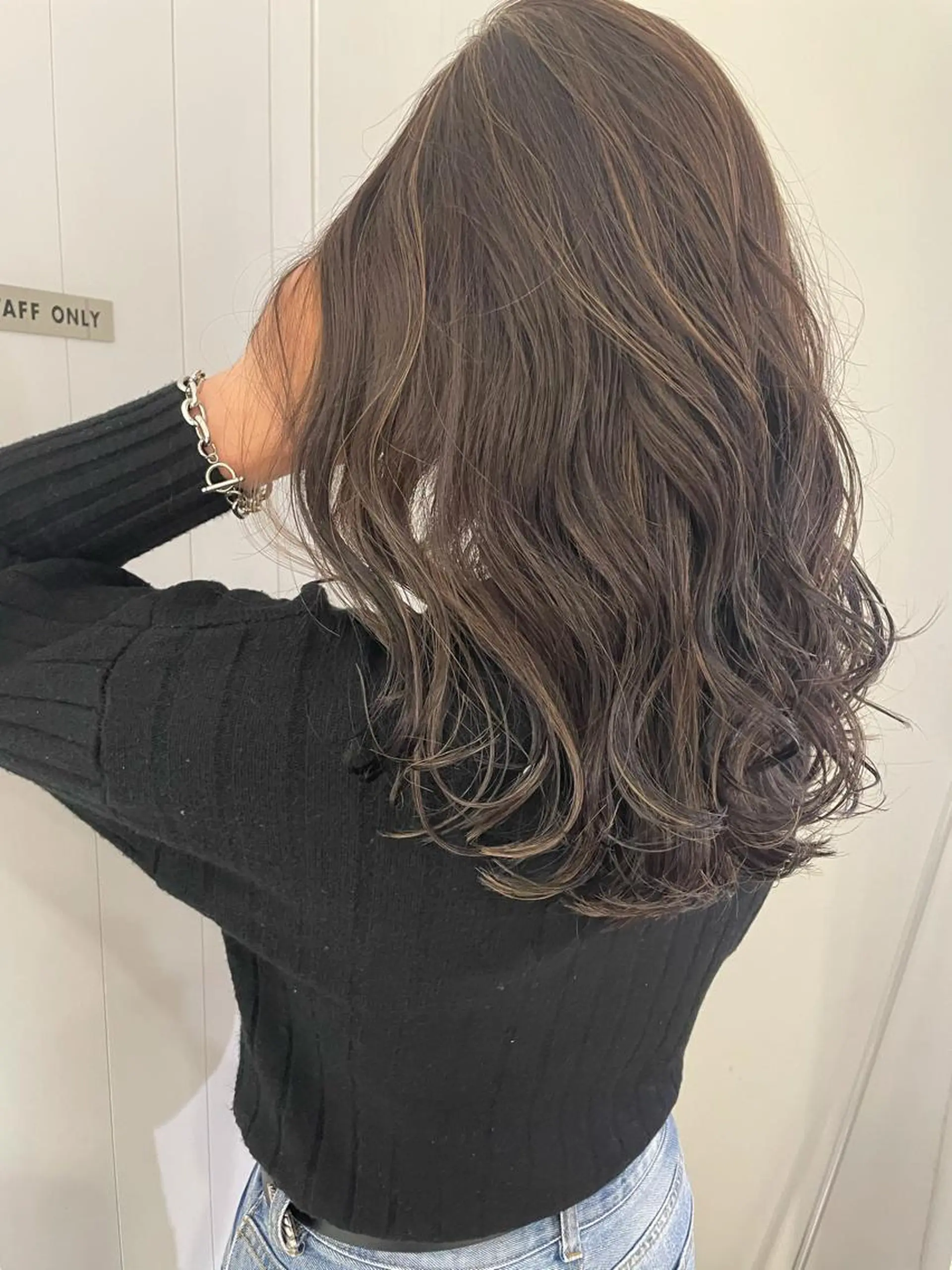 ミディアム ハイライト レイヤーカット 冨岡 祐太郎✂️のヘアスタイル
