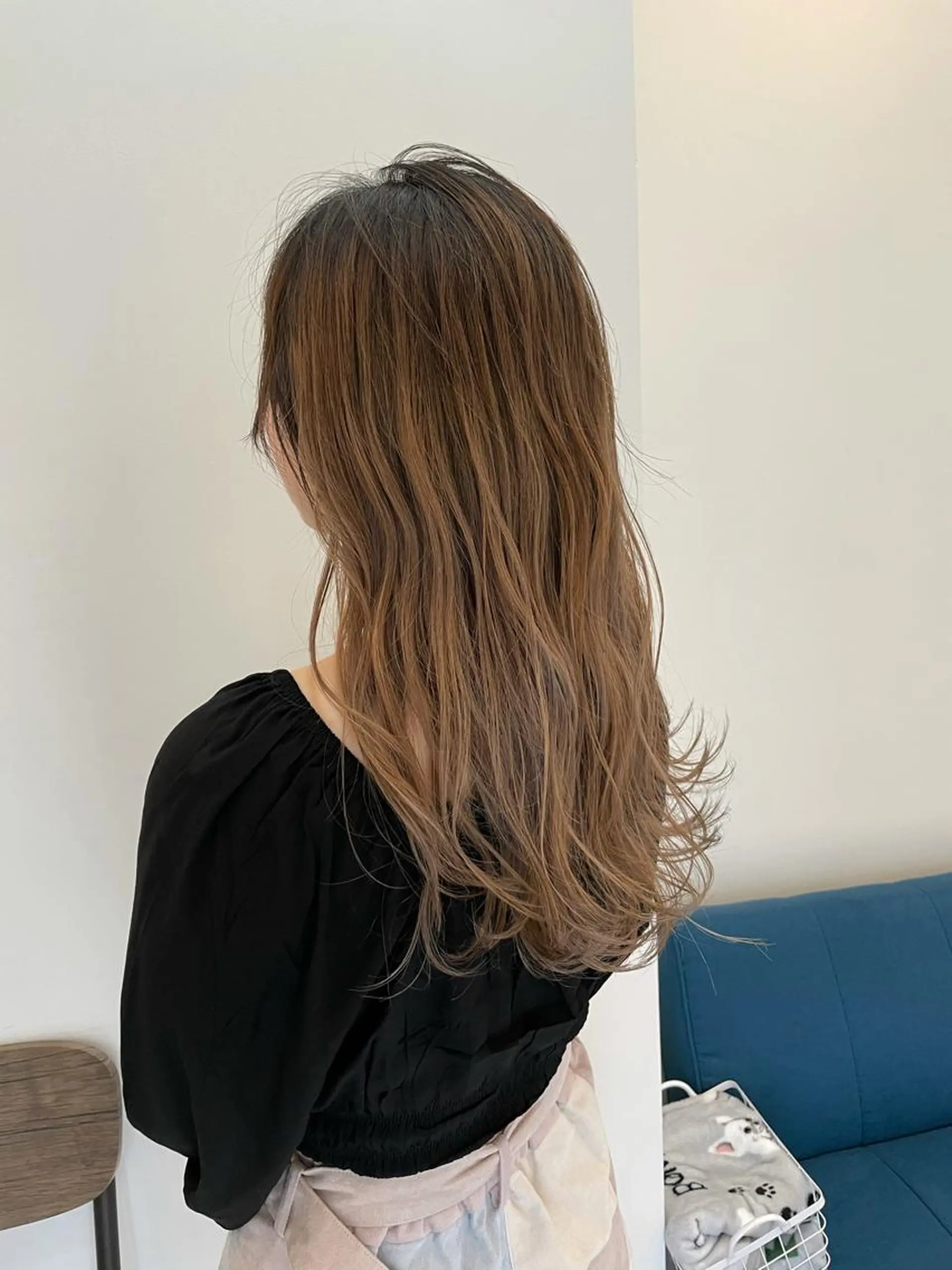 ロング カラー バレイヤージュ ベージュカラー ミルクティーベージュ レイヤーカット 髪質改善カラー💚 横山隆之介のヘアスタイル