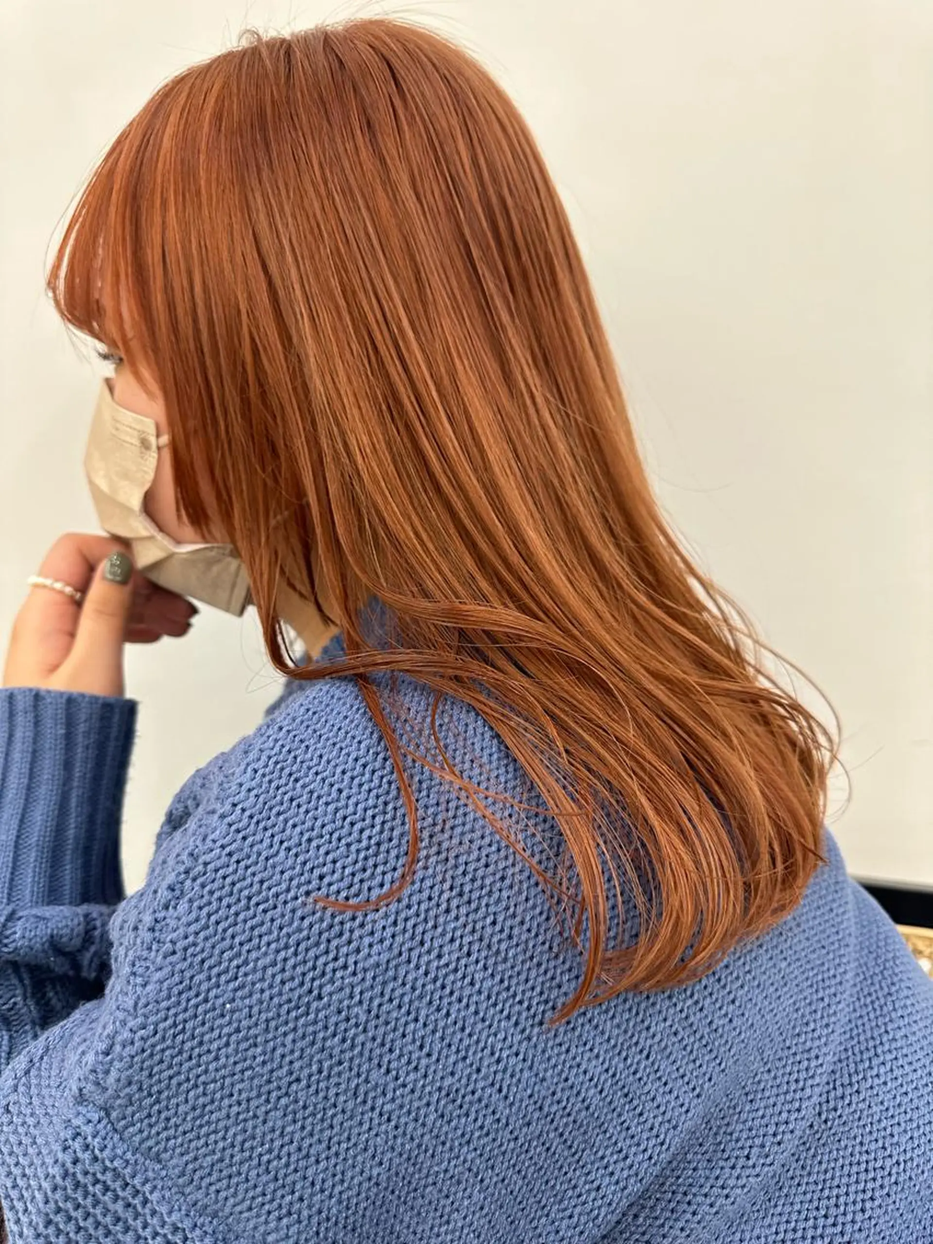 ミディアム カラー オレンジ さとう あやかのヘアスタイル
