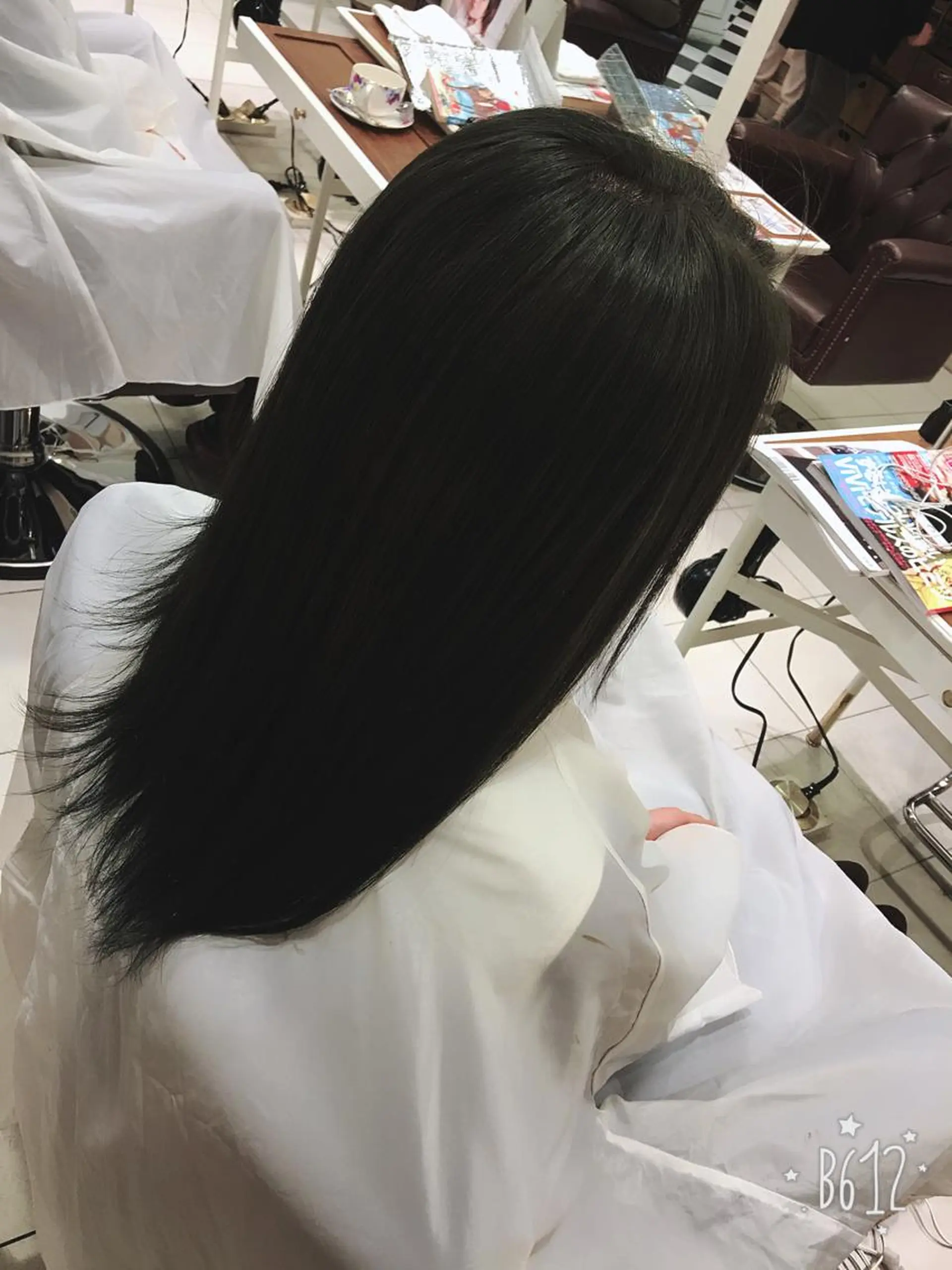 ロング カラー アッシュ ブルーカラー ブルーアッシュ ブリーチカラー🌈 嘉名 真樹のヘアスタイル