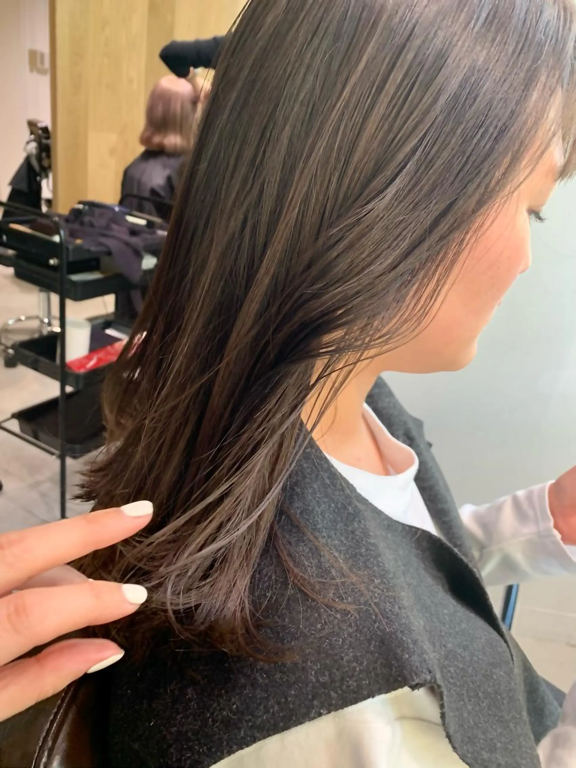 ミディアム カラー ブリーチ ブリーチなしカラー カット ヘアカラー トリートメント 藤野なつえ ナチュラルのヘアスタイル