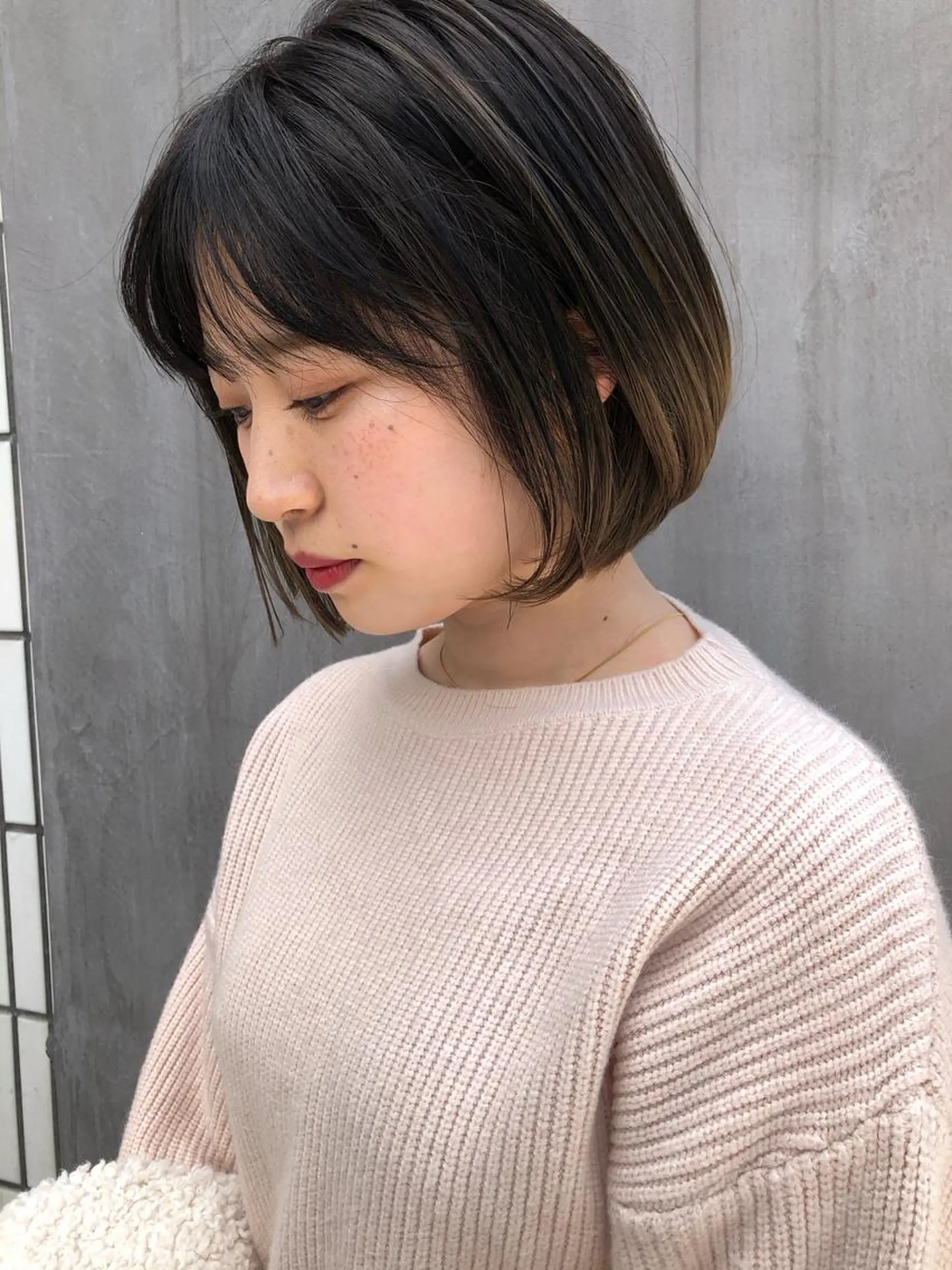 ミディアム カラー THE DAY所属・AKI HASHIMOTOのヘアスタイル