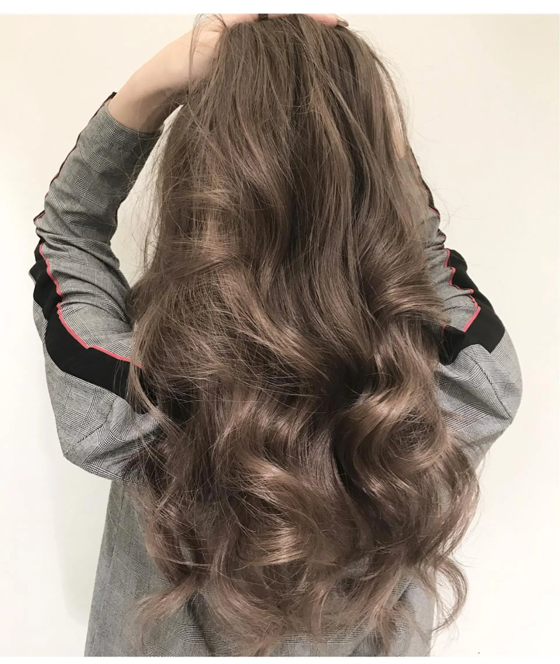 セミロング カラー ブリーチ グレージュ エクステ　ユノキ リョウタのヘアスタイル