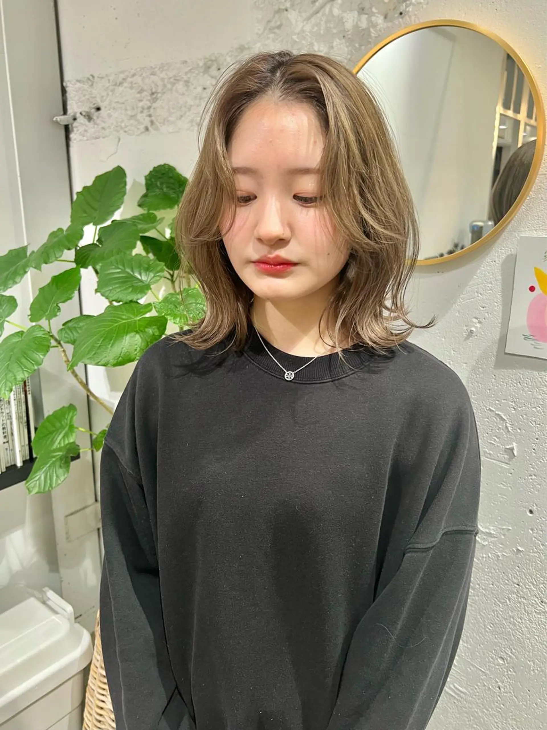 ミディアム カット ヘアカラー トリートメント 石井 菜々のヘアスタイル