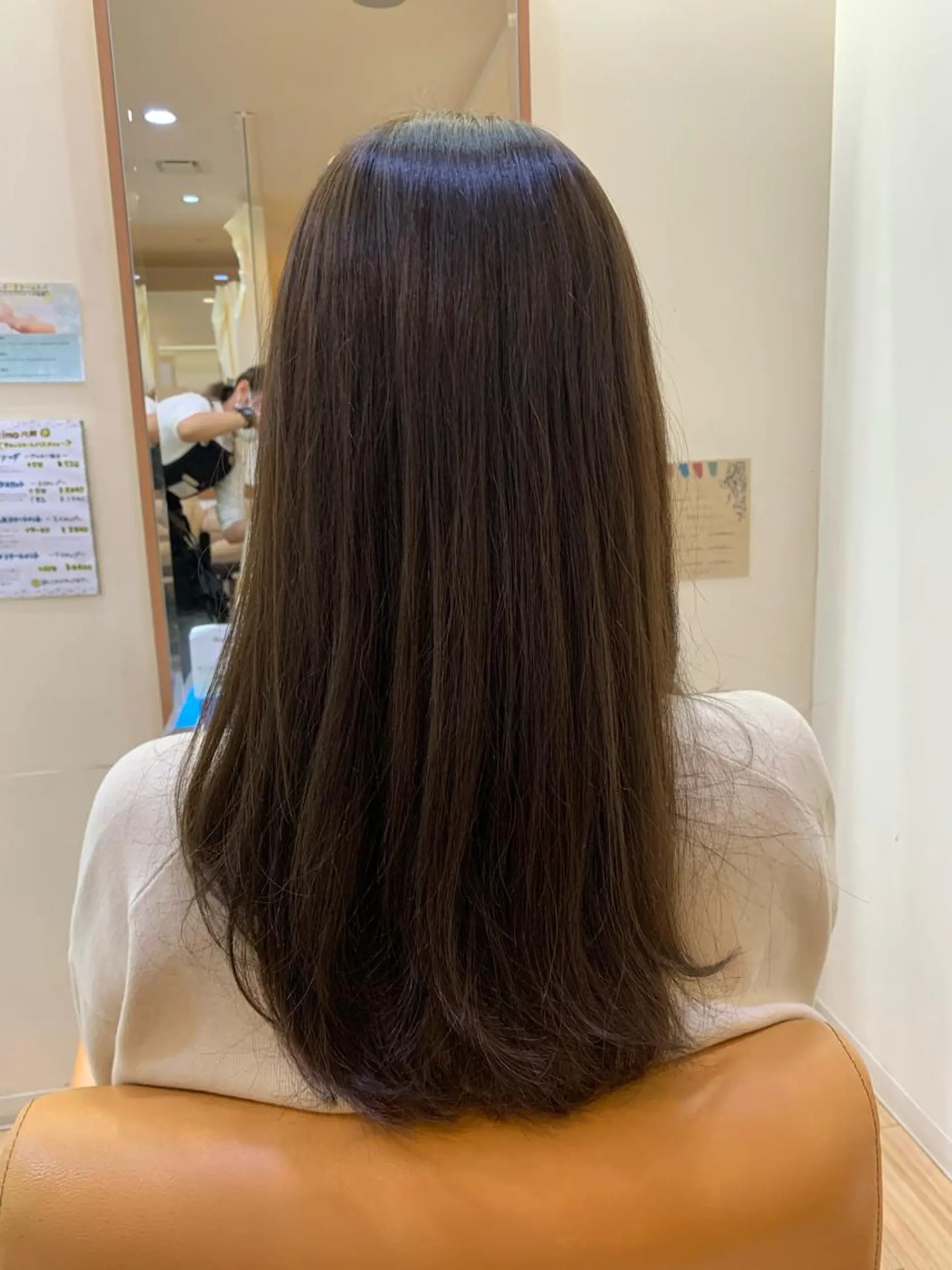 ロング カラー ベージュカラー カット ヘアカラー トリートメント 板倉 花連のヘアスタイル