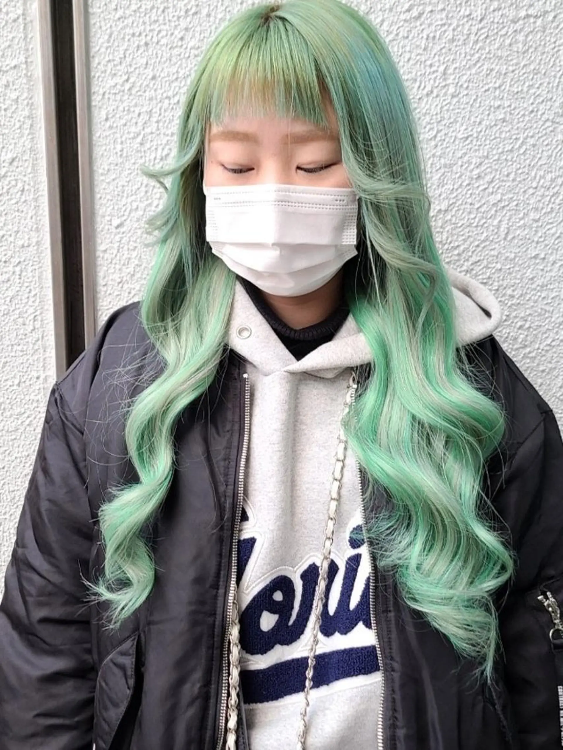 ロング 大阪レミーエクステ チビ編み込みのヘアスタイル