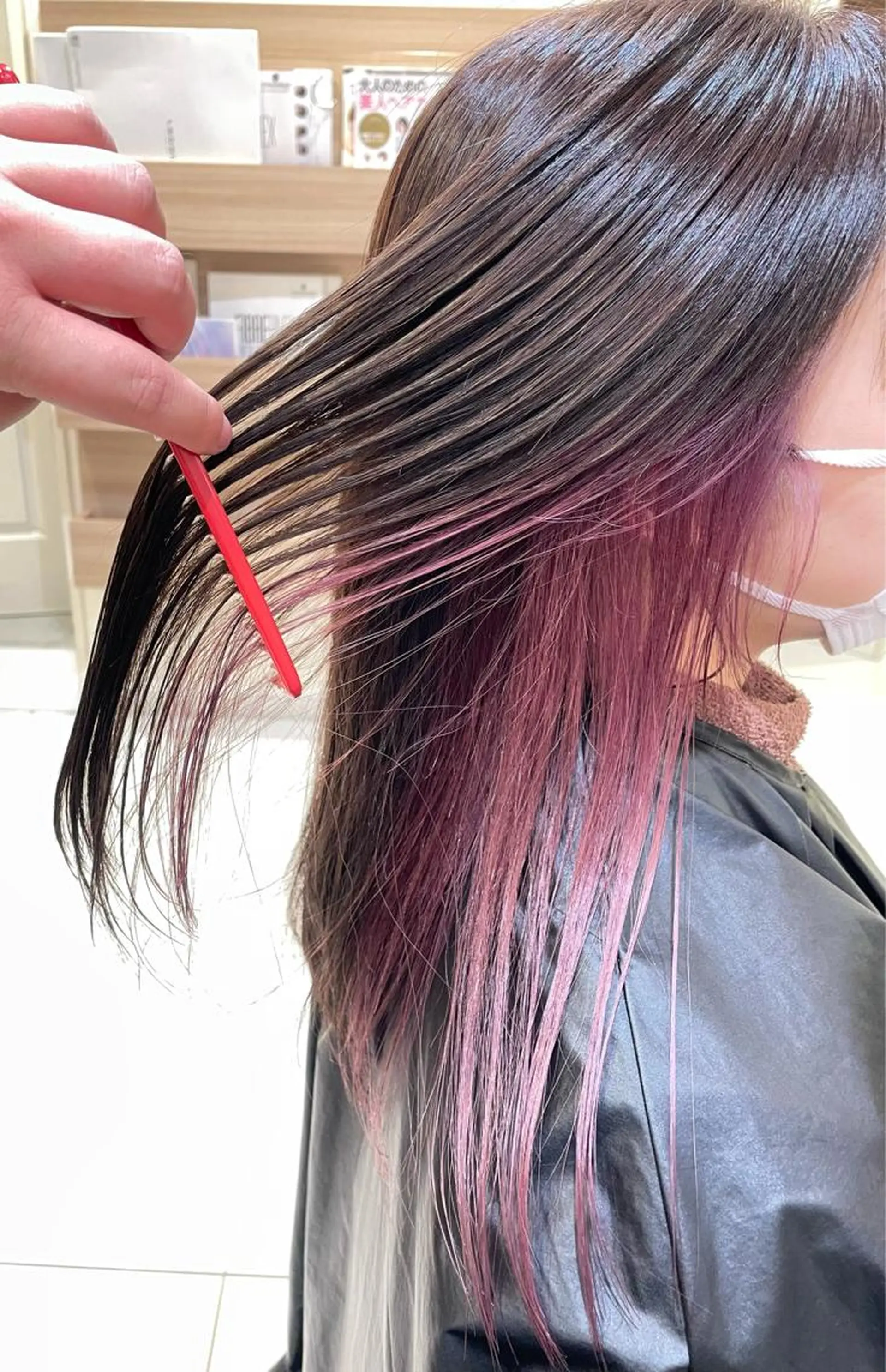 セミロング カラー グレージュ インナーカラー ラベンダーカラー ラベンダーピンク ピンクカラー CUT  STUDIO 141所属・渡部 恭子のヘアスタイル