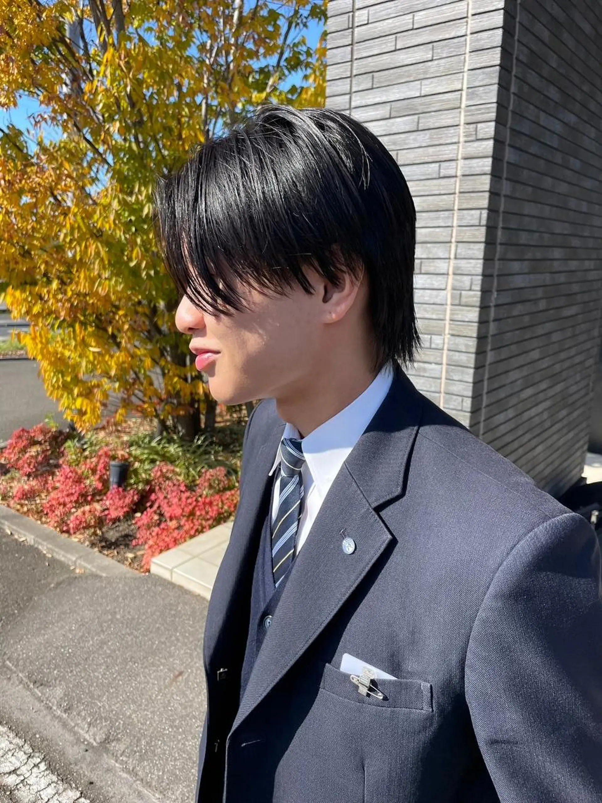 メンズ ミディアム パーマ センターパート カット earth 小林亮介 ブリーチ/ハイトーンのヘアスタイル