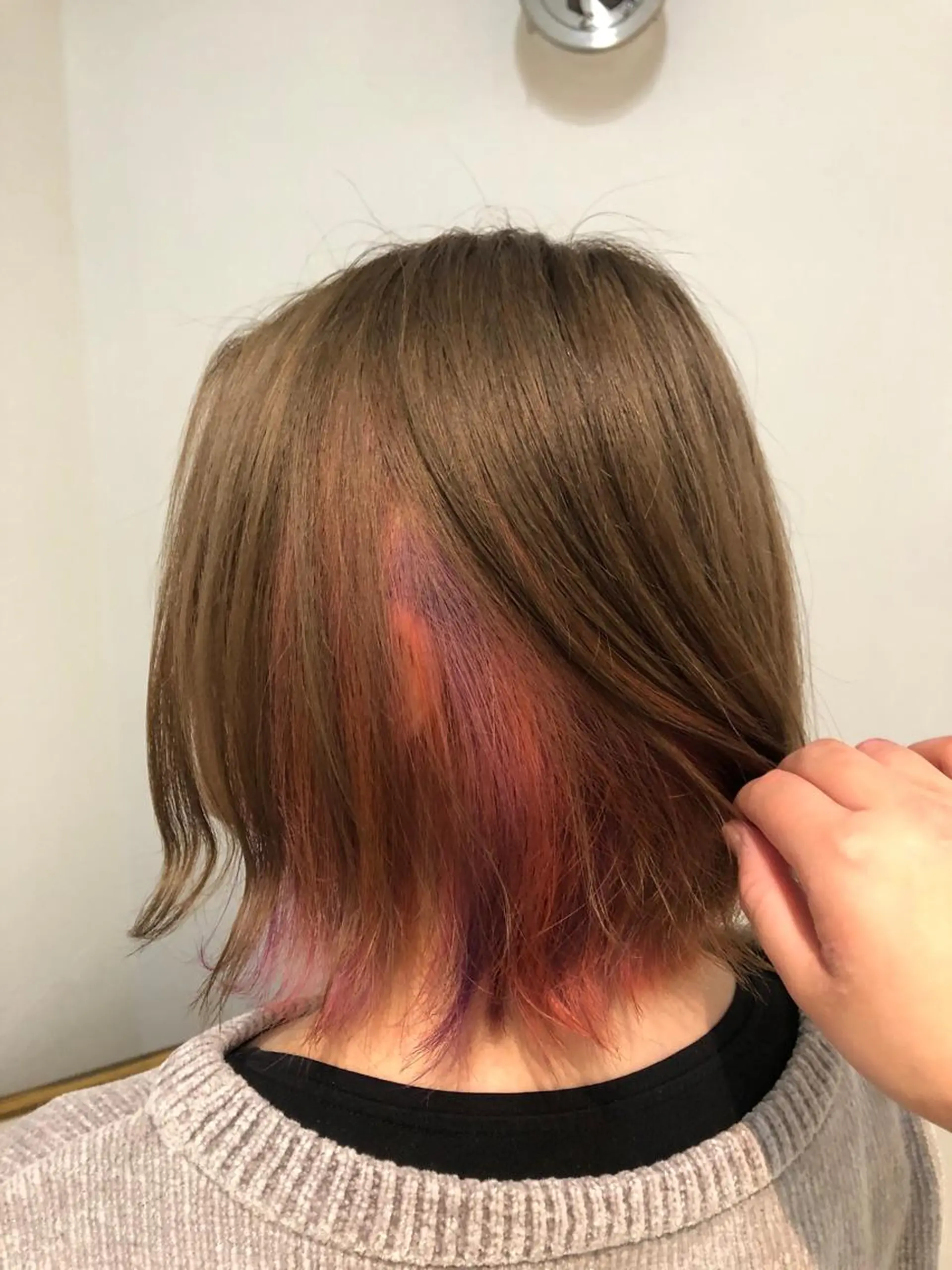 ショート カラー ブリーチ デザインカラー ハイライトカラー ピンクカラー ハイライト ヘアカラー 🤍中野 レオ🤍のヘアスタイル