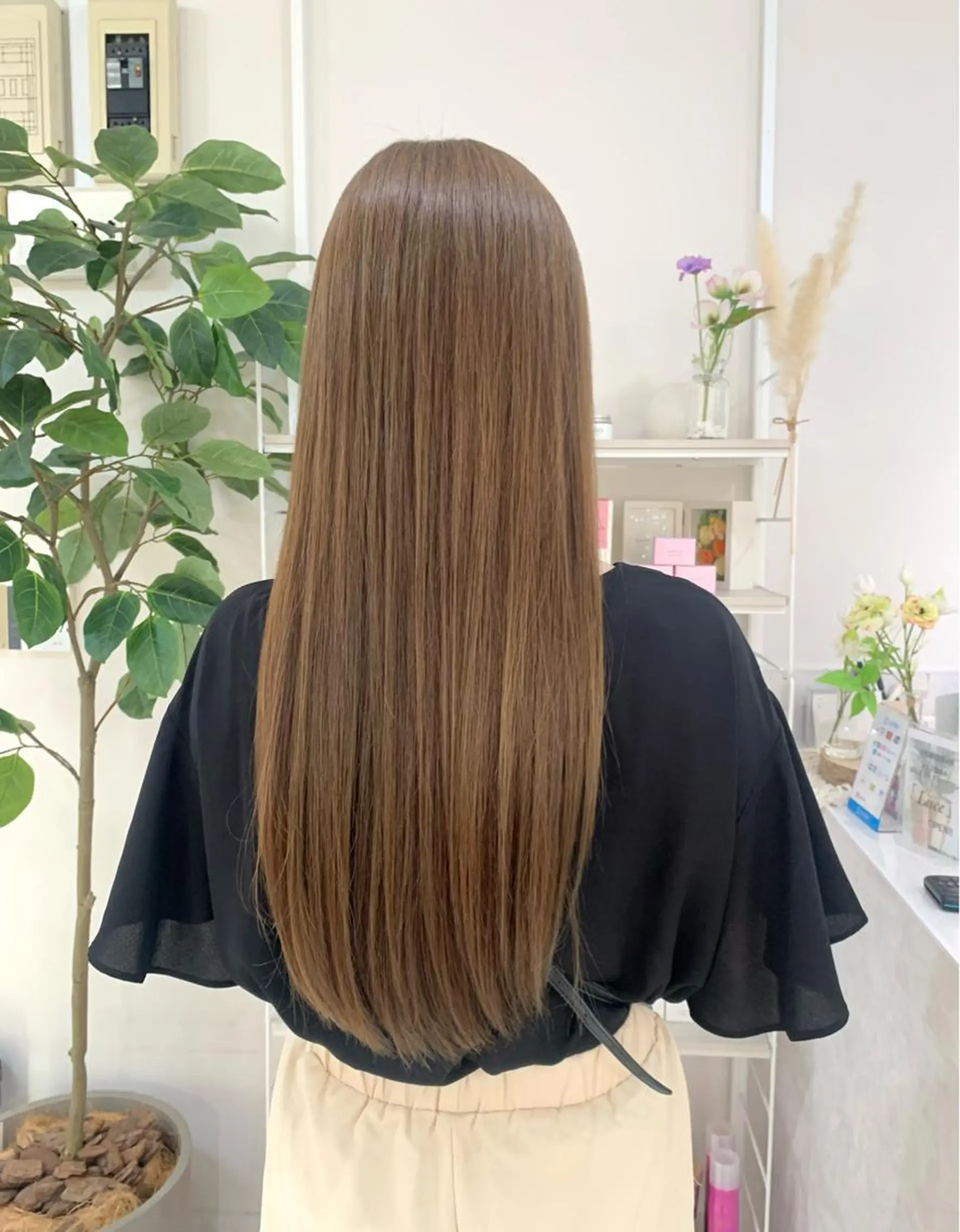 ロング カラー ベージュカラー オリーブベージュ カット ヘアカラー トリートメント ツヤカラー🤍 ARISAのヘアスタイル