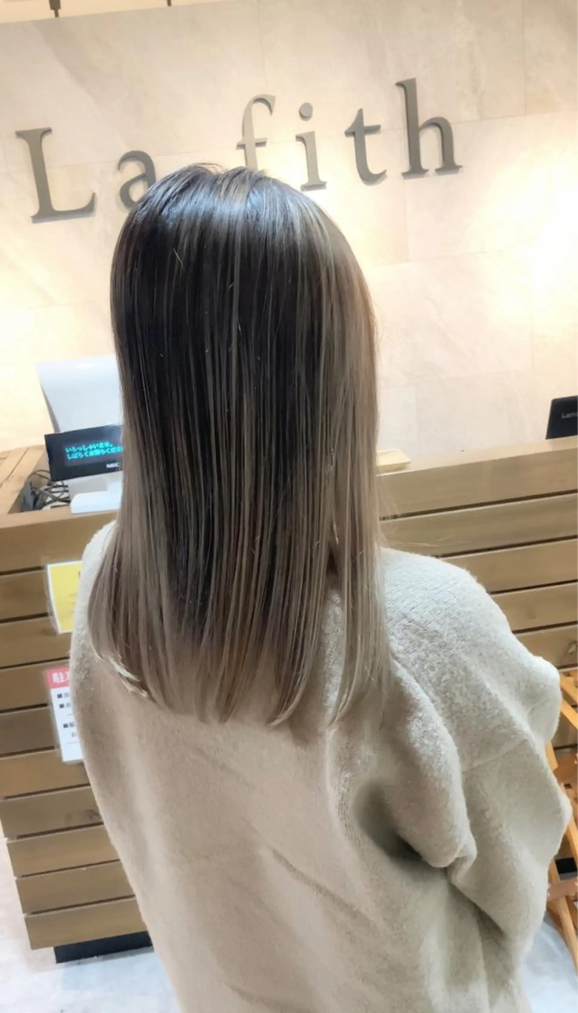 セミロング カラー カット ヘアカラー トリートメント lafith hair leco所属・西金 徹のヘアスタイル