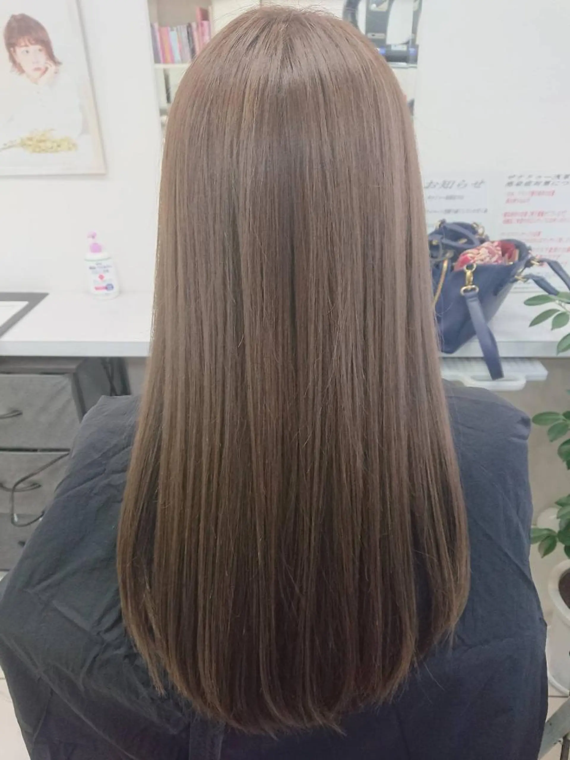 ロング カラー アッシュ ベージュカラー 透明感カラー カット ヘアカラー 大内 雅生のヘアスタイル