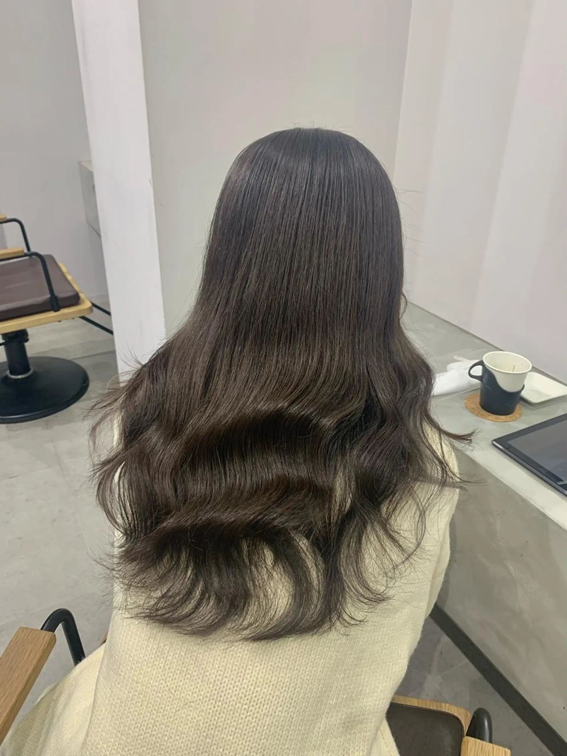 ロング カラー ベージュカラー ココアベージュ カット ヘアカラー トリートメント traceby8所属・traceby8 小濱彰太のヘアスタイル