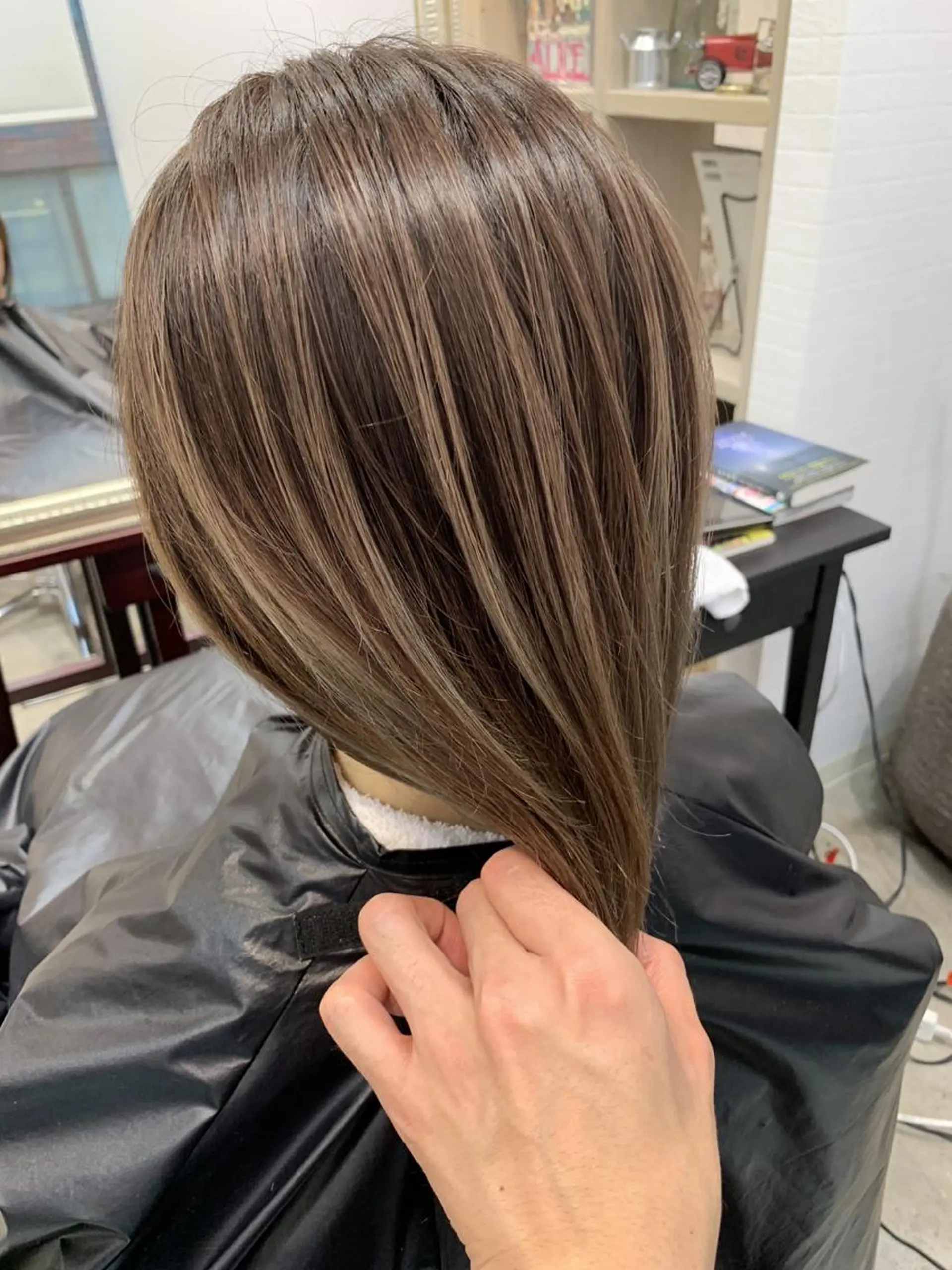 セミロング カラー LITTY所属・山永 圭介のヘアスタイル