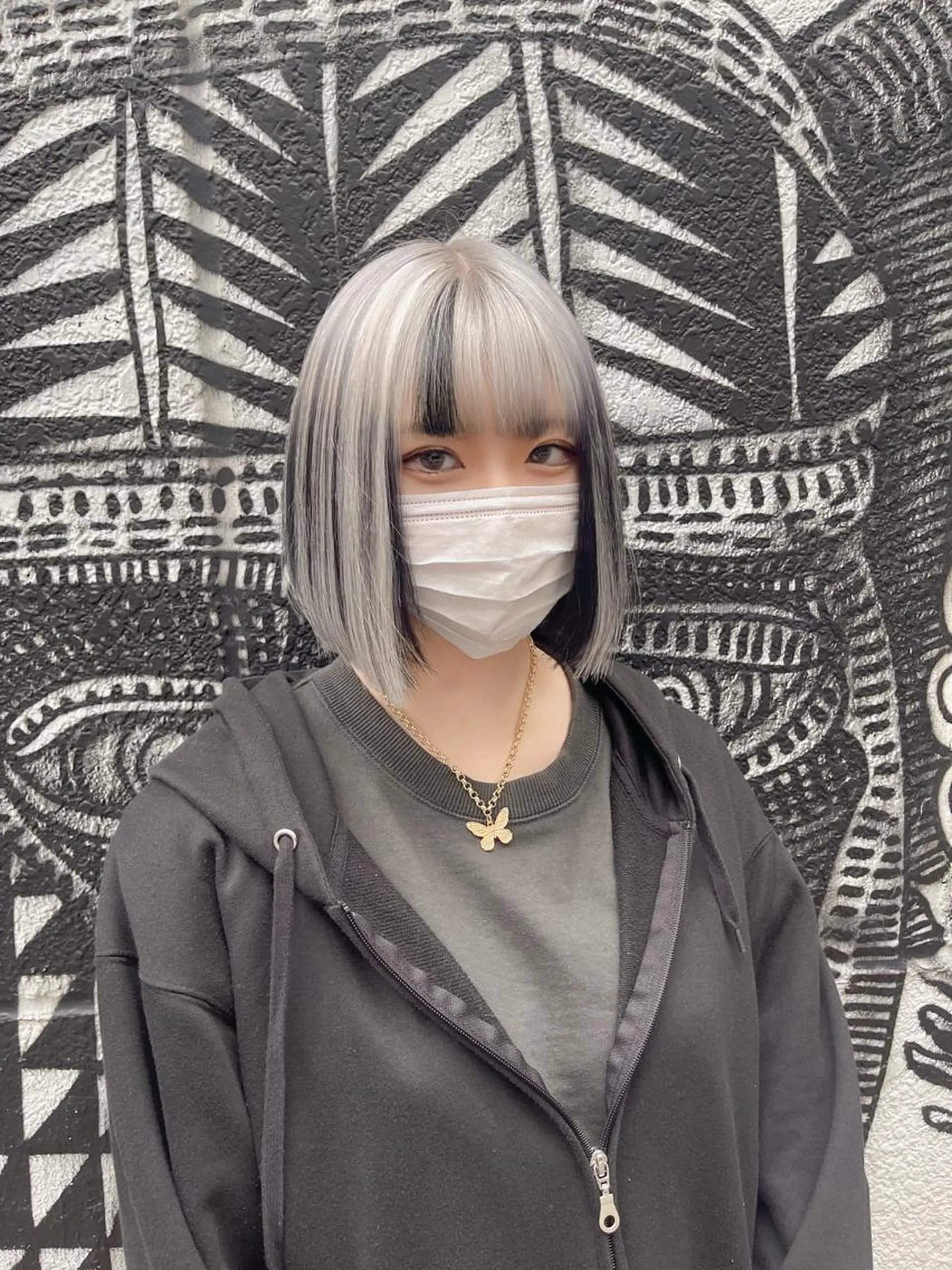 ショート カラー ヘアアレンジ シールエクステ 黒髪 ブリーチ グラデーションカラー ハイトーンカラー haco+所属・🌈派手髪エクステ ブレイズ🌈ひろとのヘアスタイル