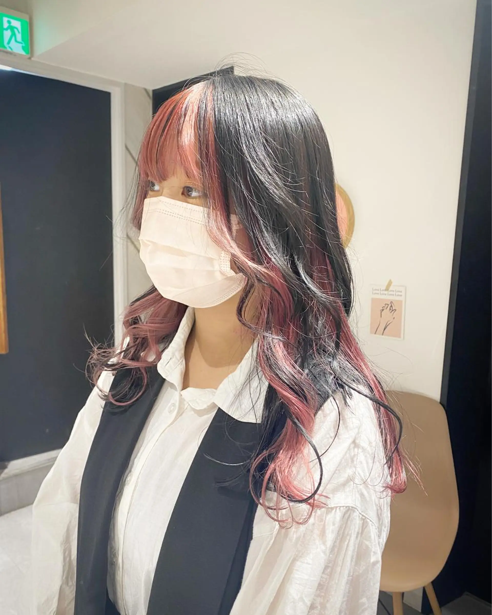 セミロング 複雑履歴、デザイン 特化momoのヘアスタイル