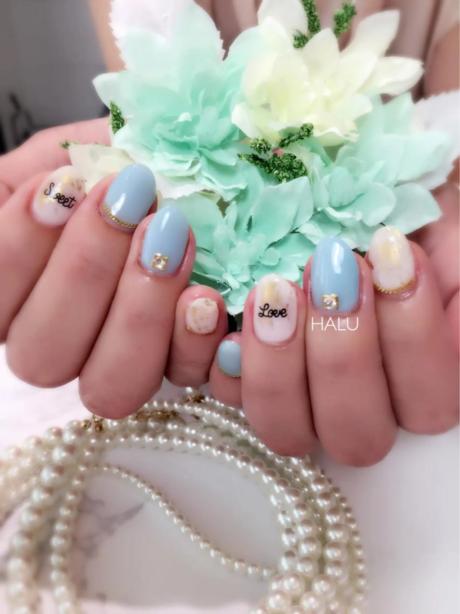 ネイル アートネイル ブルー シンプルネイル ホワイト HALU ハルのネイルデザイン