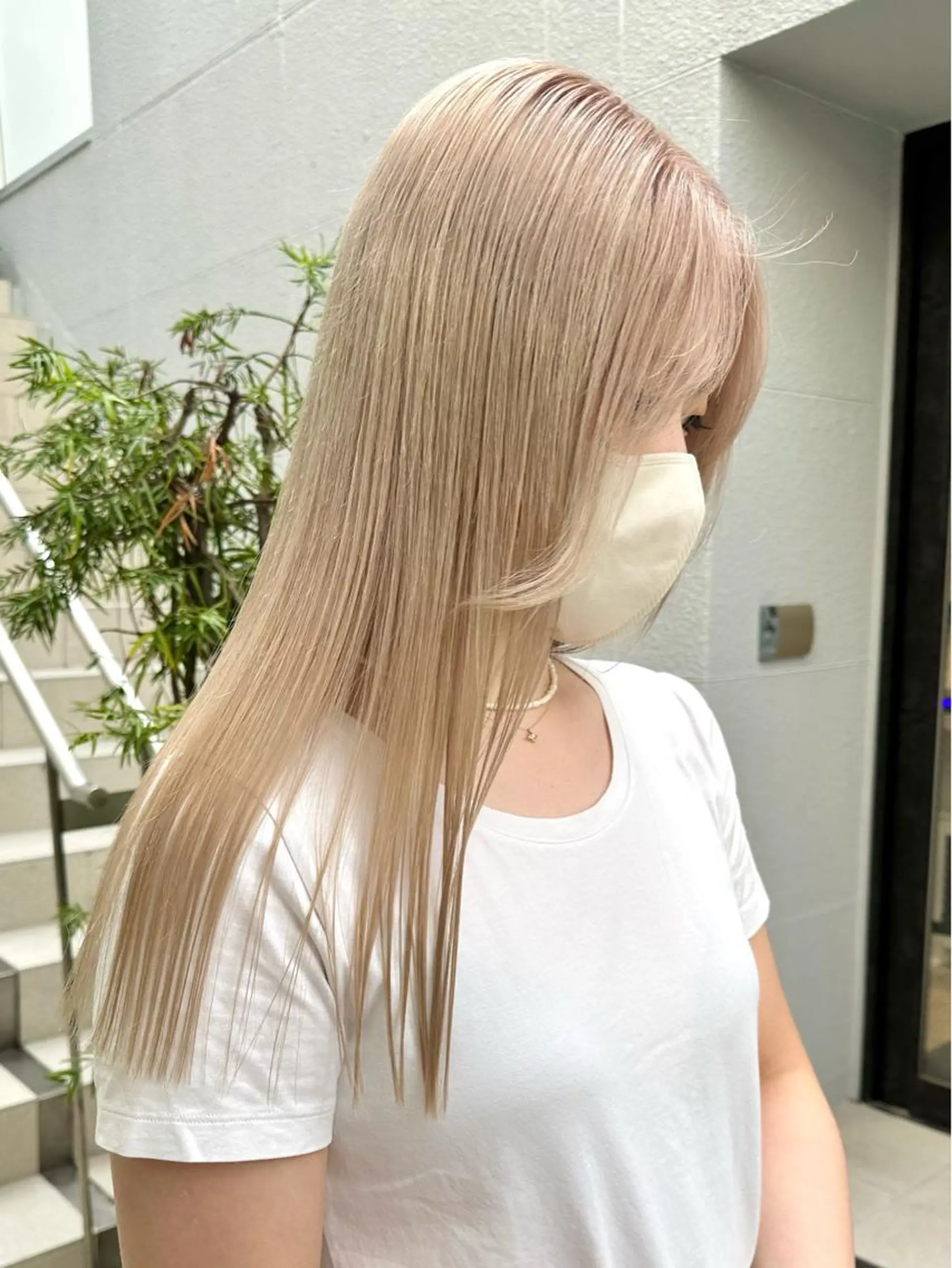 セミロング カラー パーマ ヘアアレンジ メンズ 抜きっぱなしブロンド ササキカズマのヘアスタイル