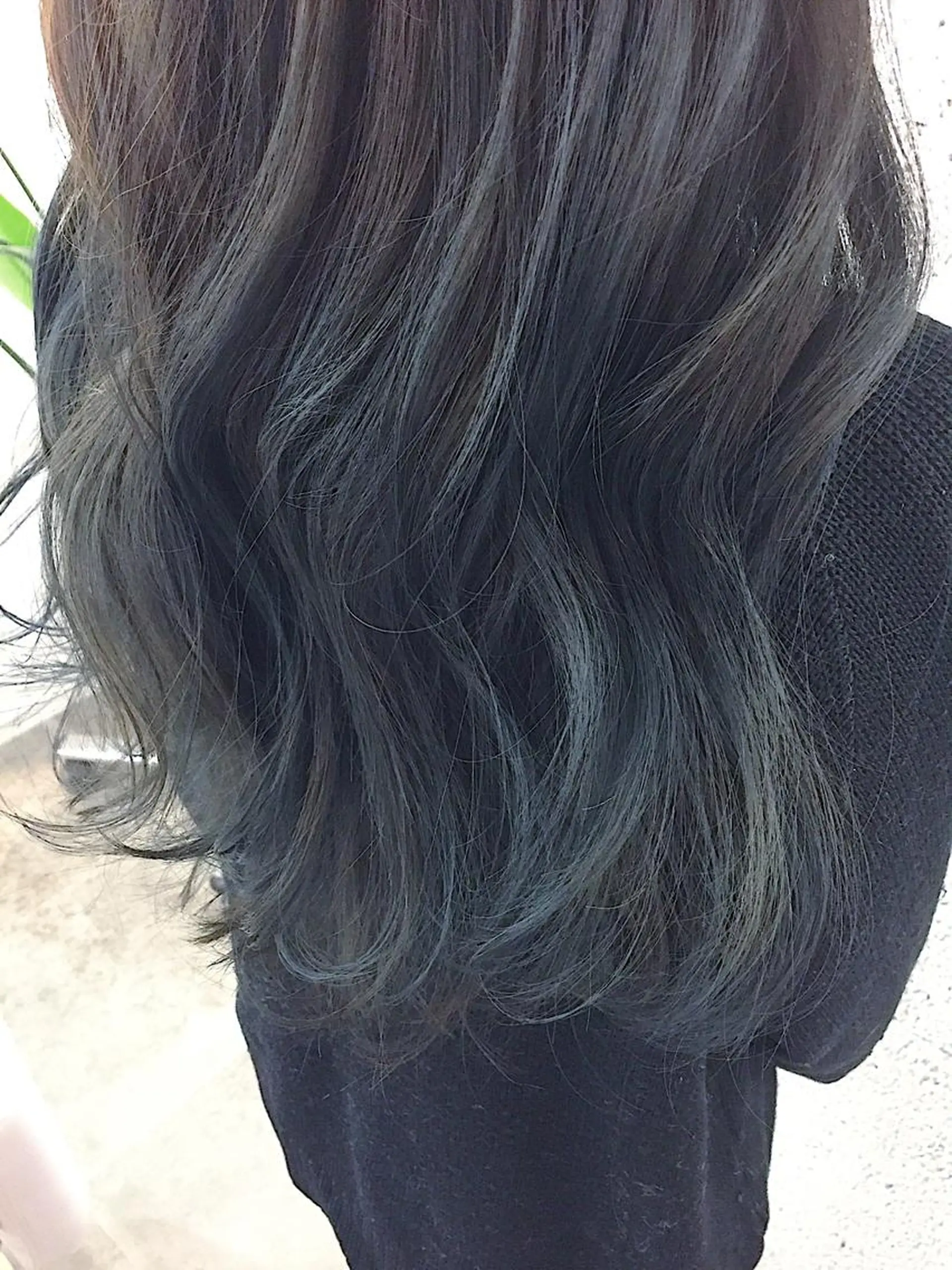 ロング カラー パーマ ヘアアレンジ ブルーカラー デザインカラー ネイビーカラー ✨ハイクオリティ✨ 山本香也のヘアスタイル