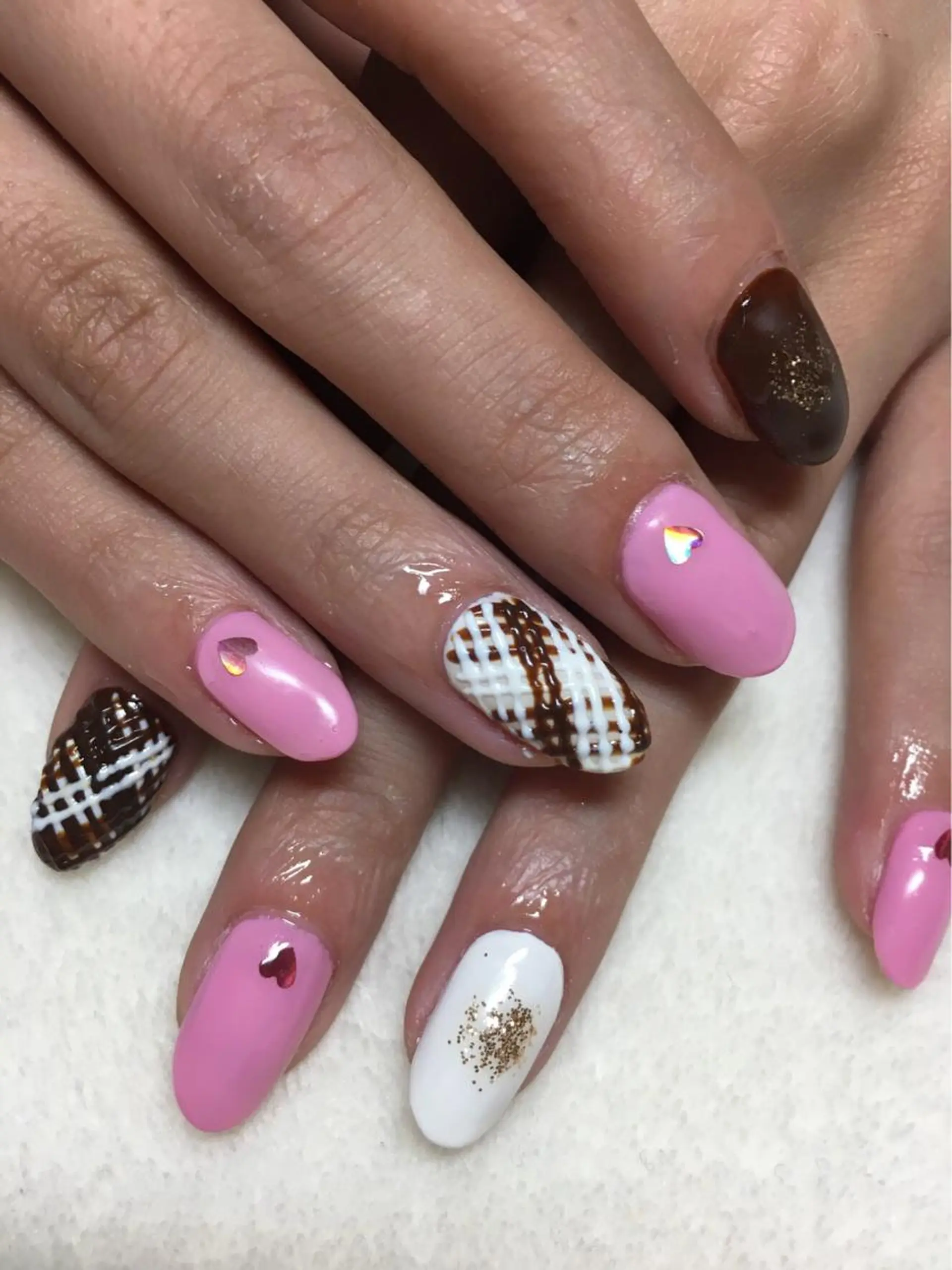 ネイル バレンタイン さゆりネイル&ビューティーサロン所属・古屋 早友里のネイルデザイン