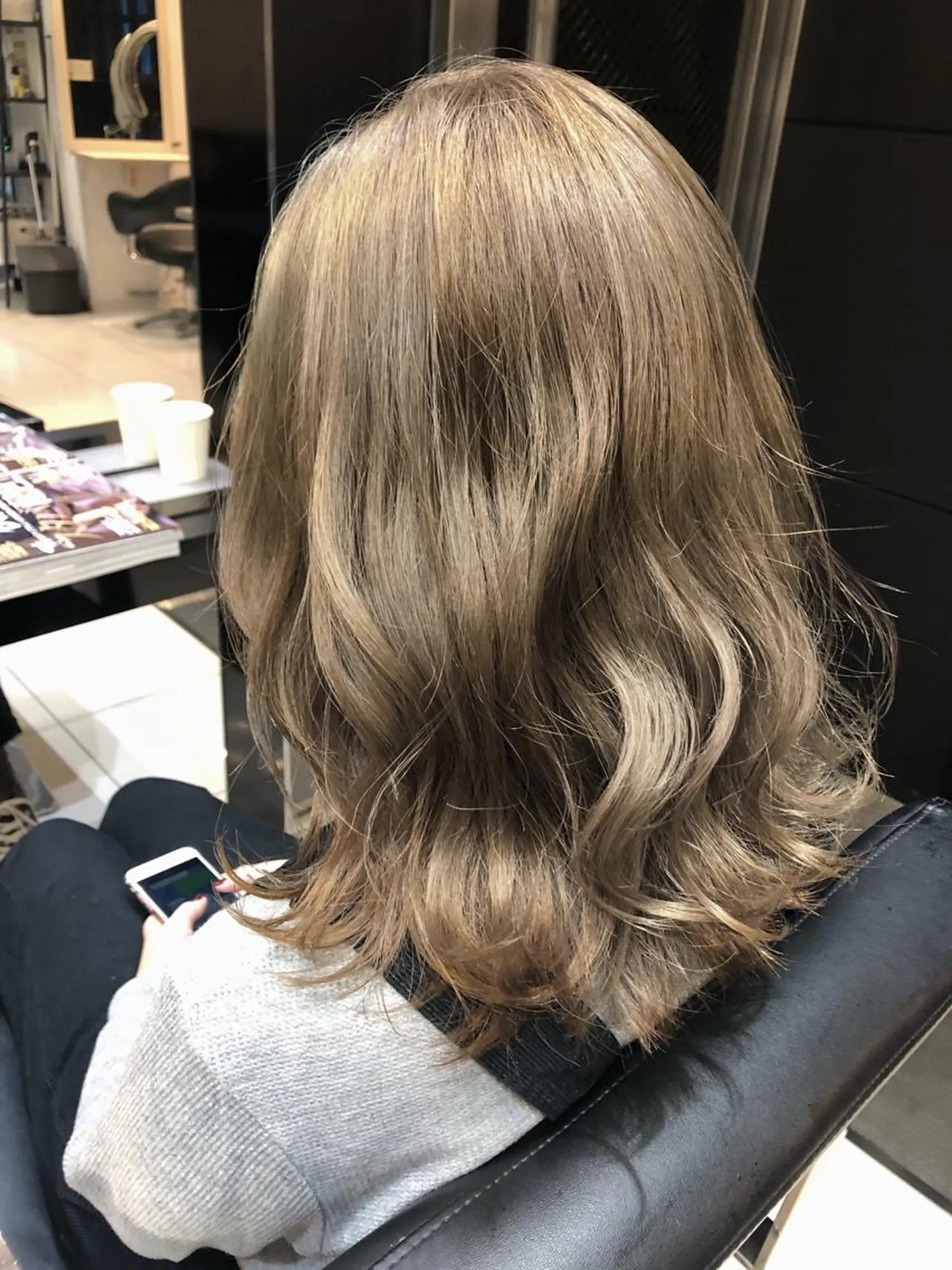 ミディアム カラー ベージュカラー ミルクティーベージュ 女性リピ90%🍨 🩷佐藤みずきのヘアスタイル