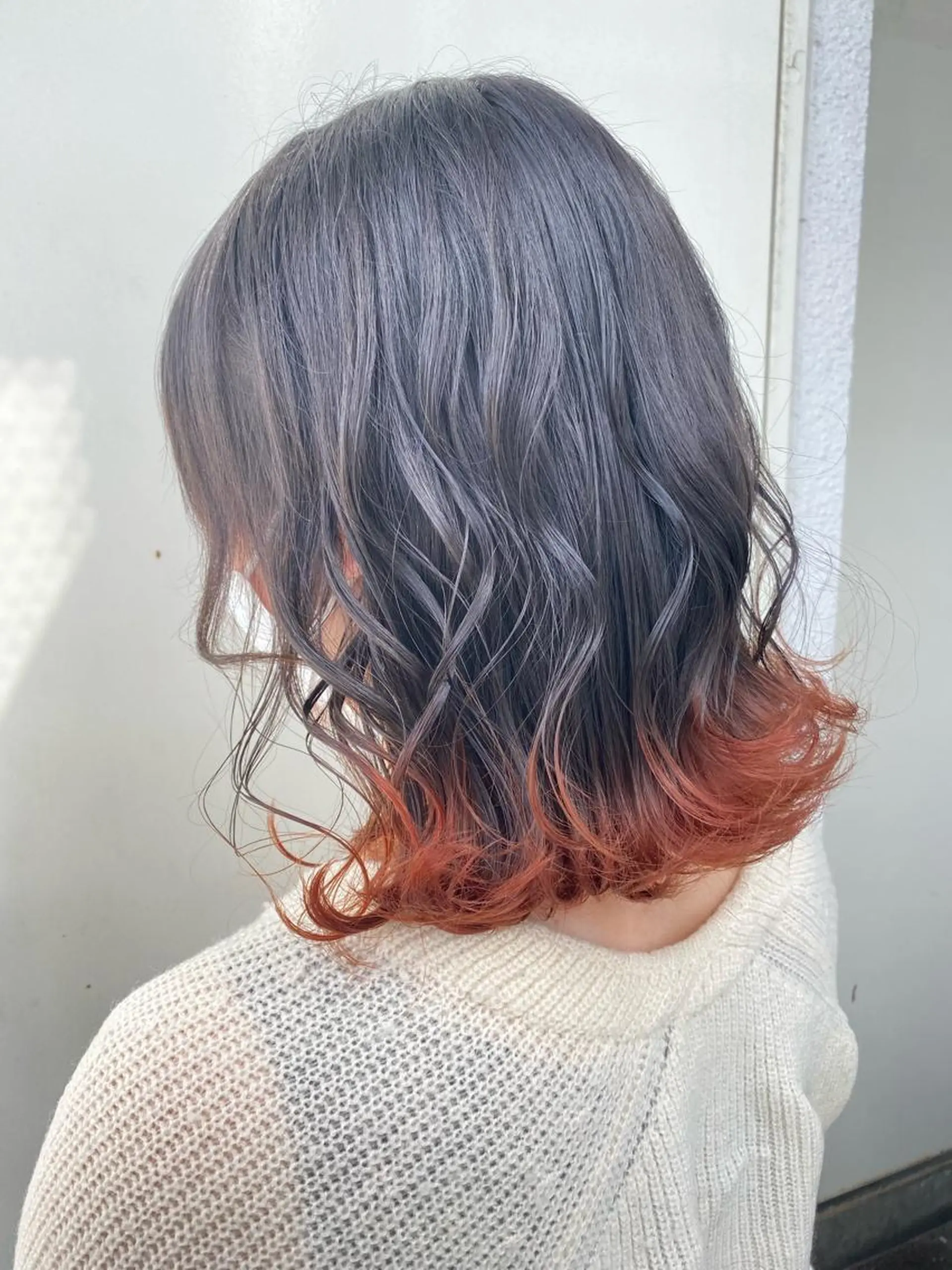 ミディアム カラー ヘアカラー 韓国ヘア顔周りカット 艶髪ベージュtamaのヘアスタイル